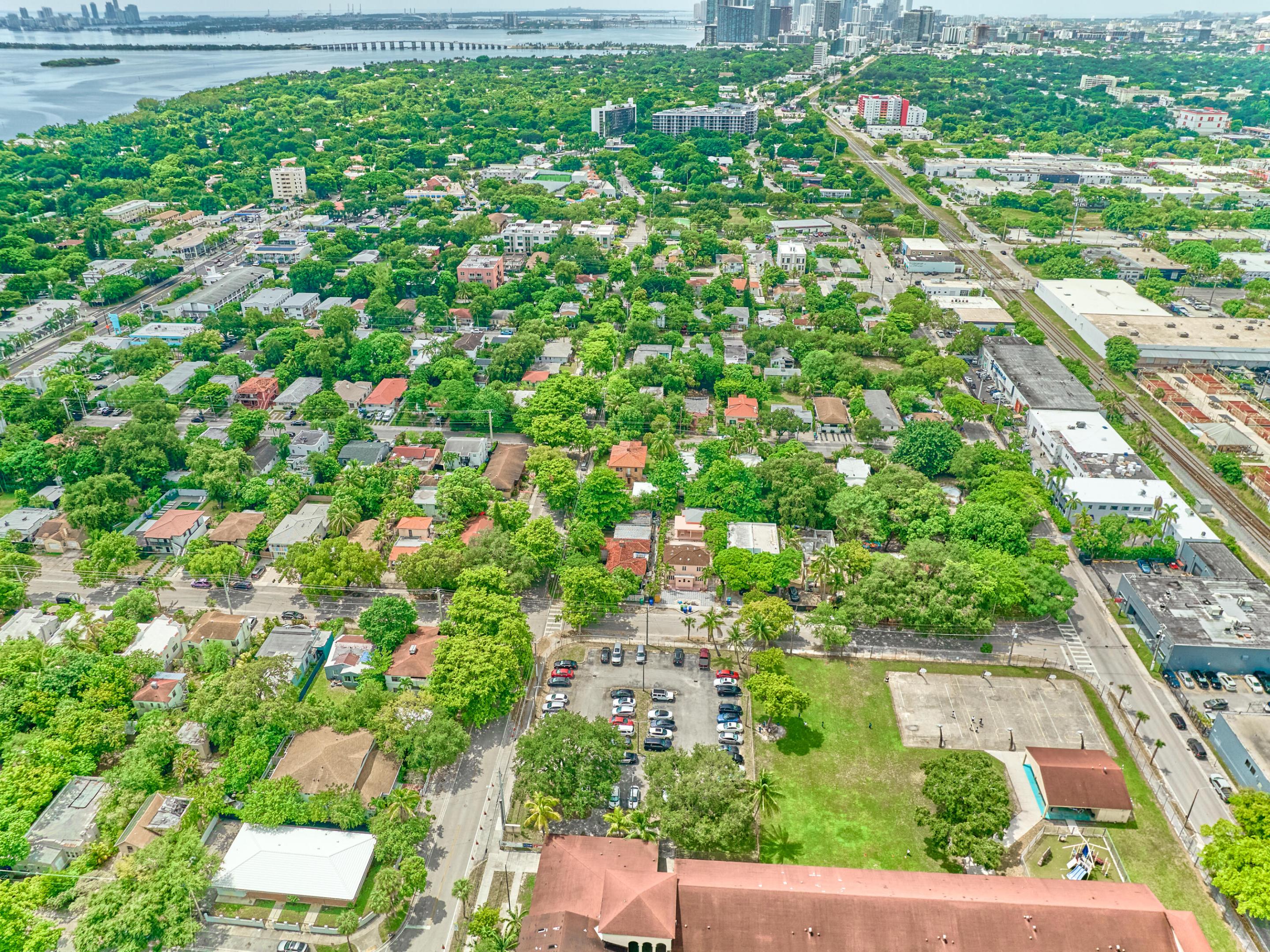 499 NE 64th Miami, FL 33138