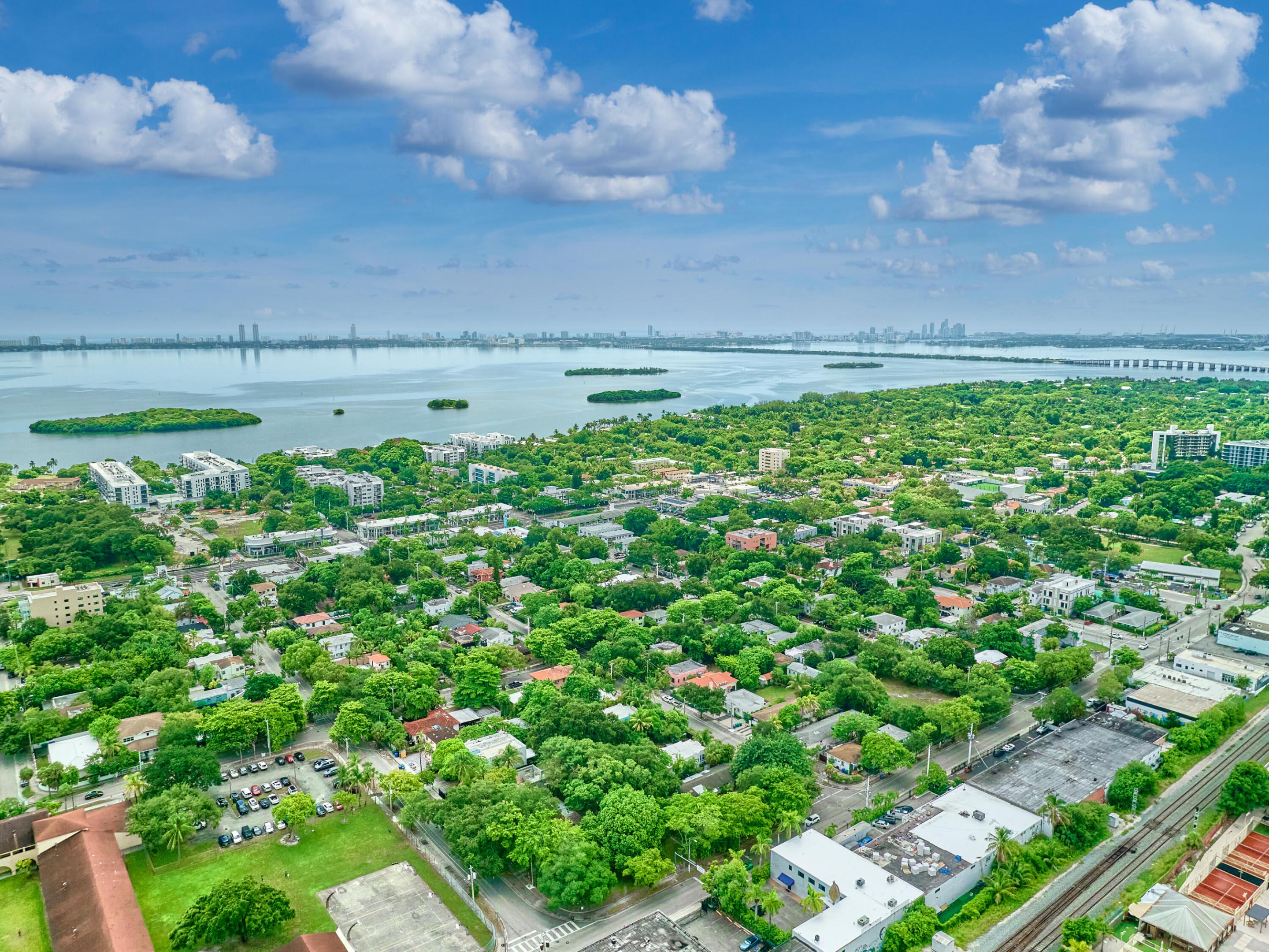 499 NE 64th Miami, FL 33138