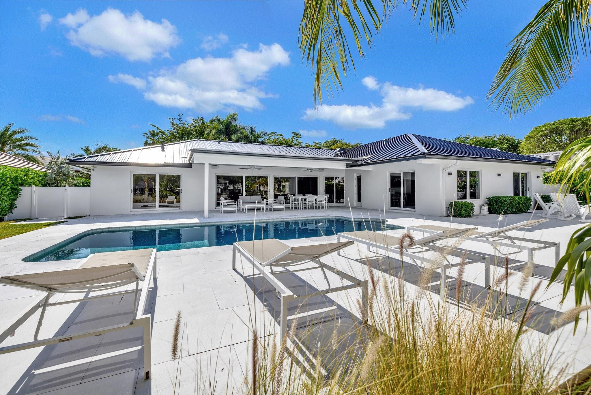 41 S Compass Dr Fort Lauderdale, FL 33308