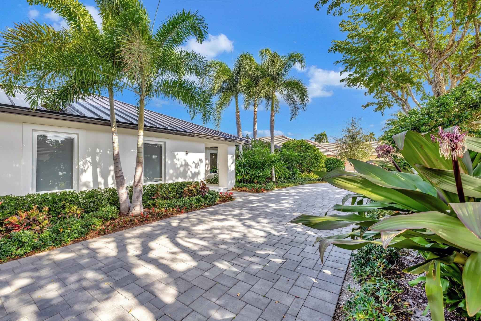 41 S Compass Dr Fort Lauderdale, FL 33308