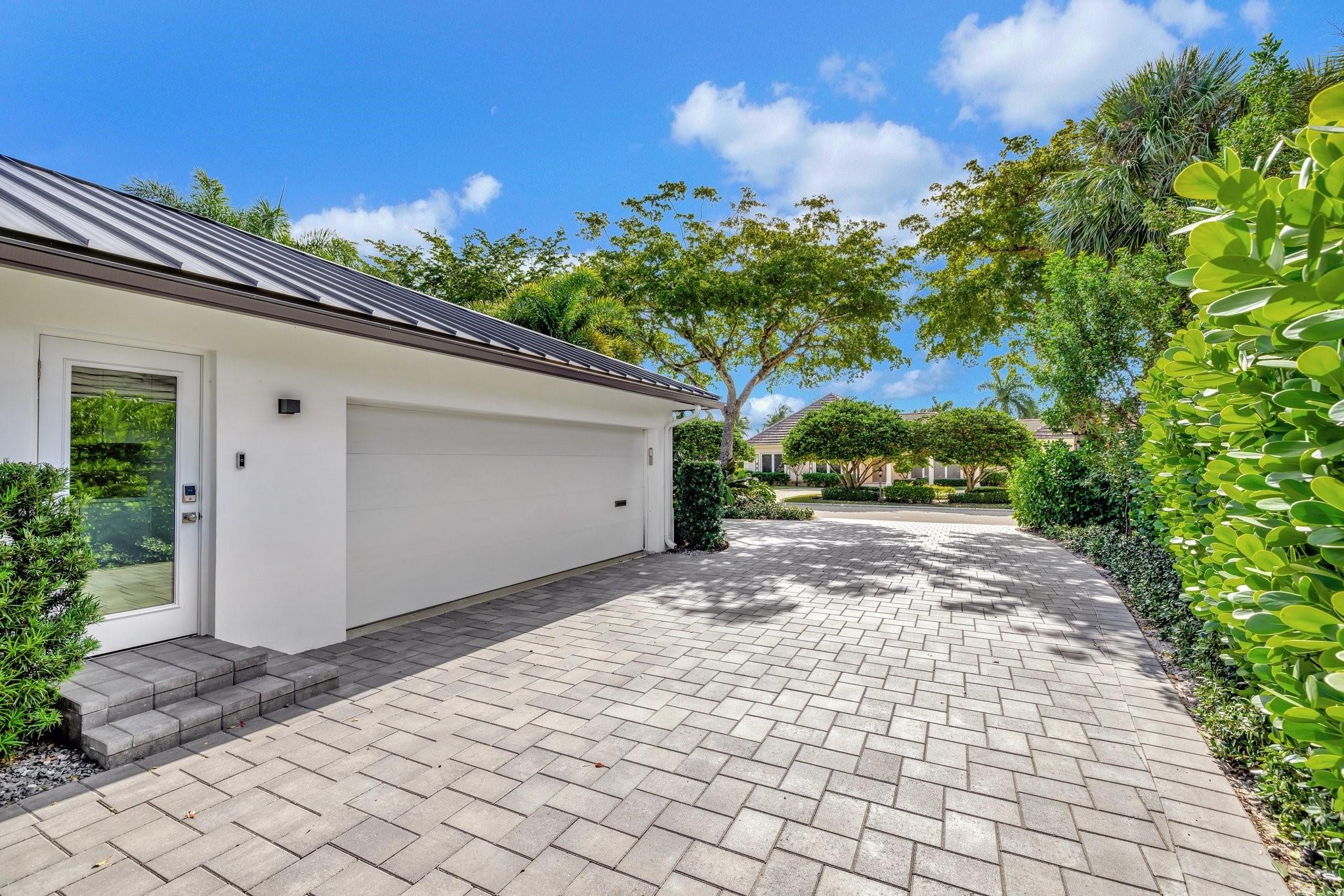 41 S Compass Dr Fort Lauderdale, FL 33308