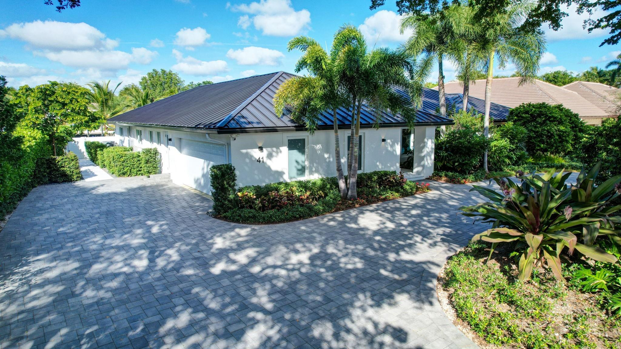 41 S Compass Dr Fort Lauderdale, FL 33308
