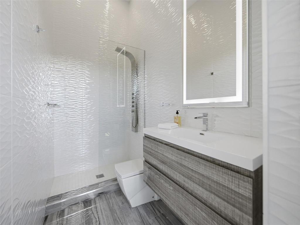 2213 NE 37th Dr Fort Lauderdale, FL 33308