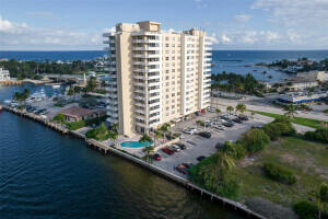 2639 N Riverside Dr #605