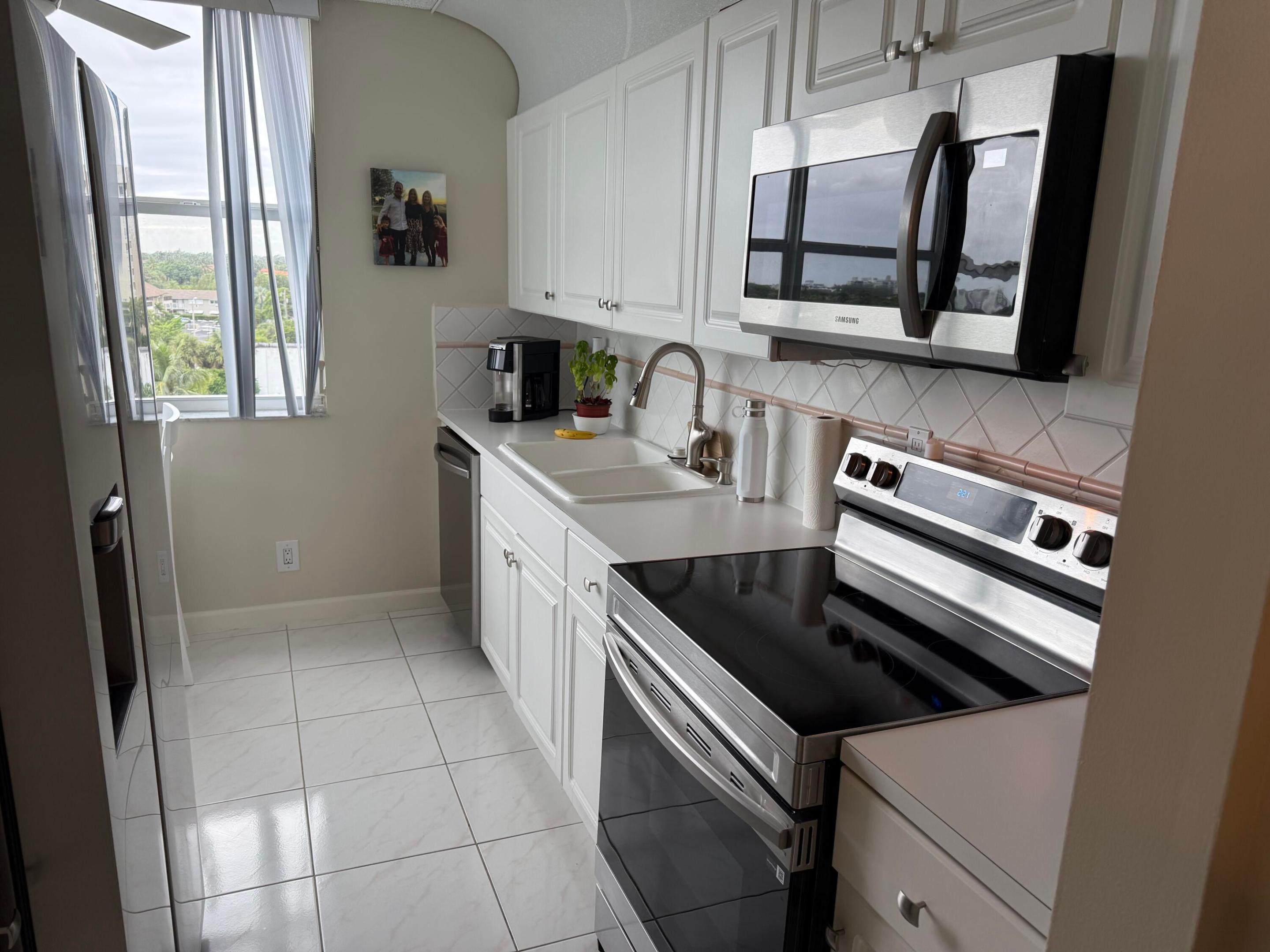2639 N Riverside Dr #605 Pompano Beach, FL 33062