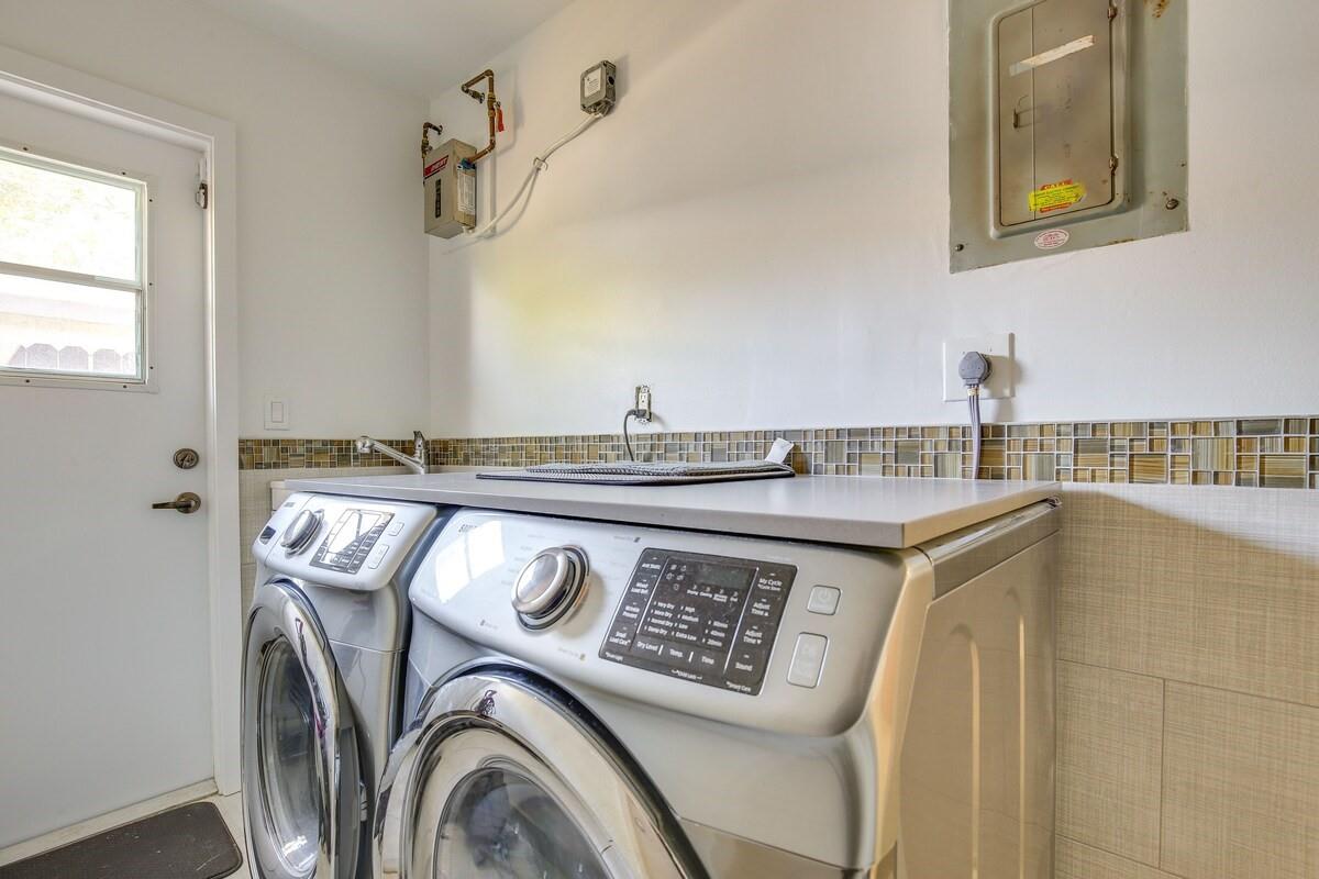 3530 NE 13th Ave,Oakland Park, FL 33334