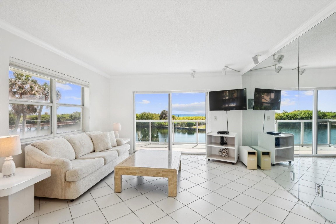 1620 N Ocean #106 Pompano Beach, FL 33062