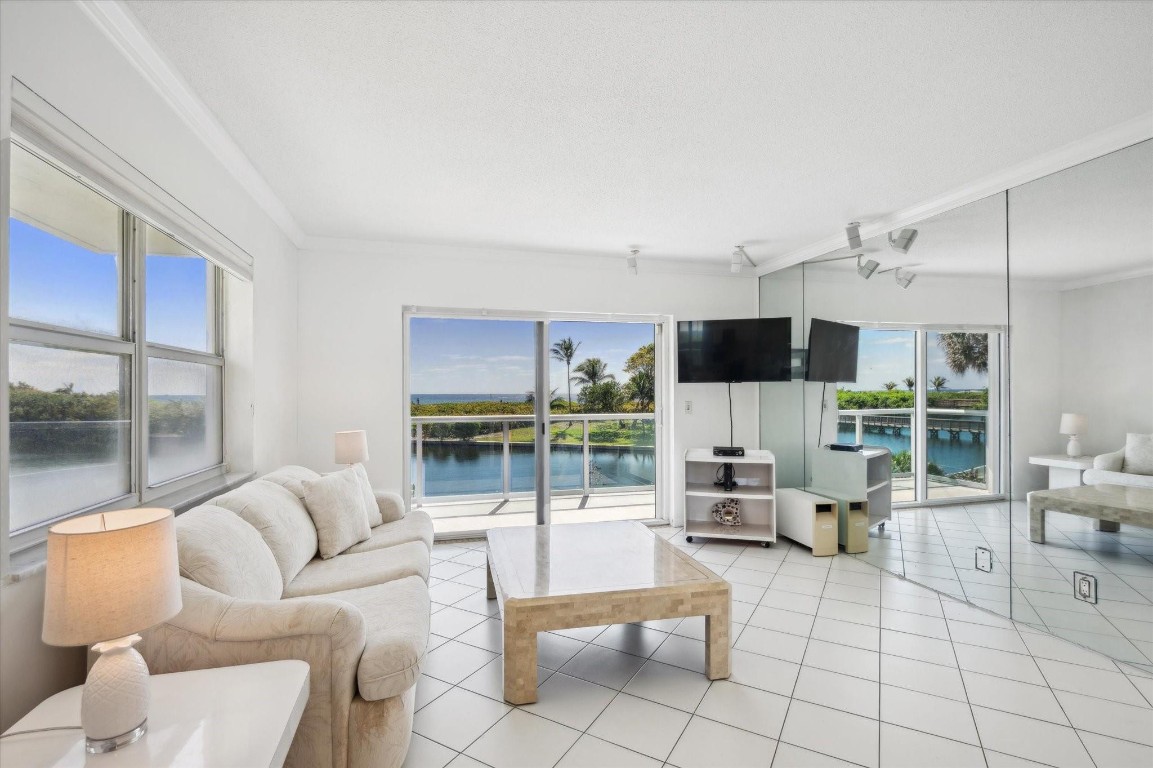 1620 N Ocean #106 Pompano Beach, FL 33062