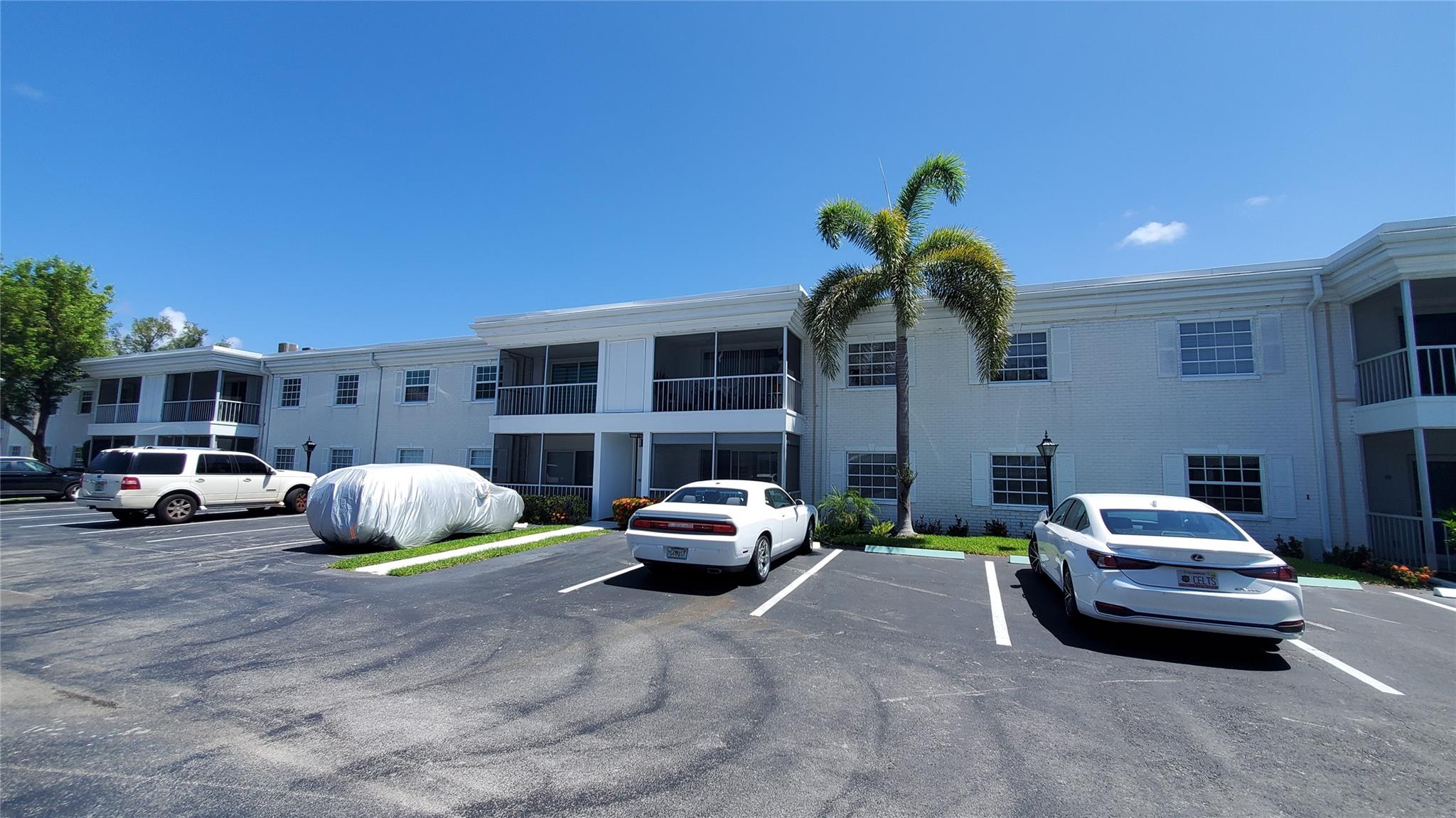 6293 Bay Clb Dr #2
