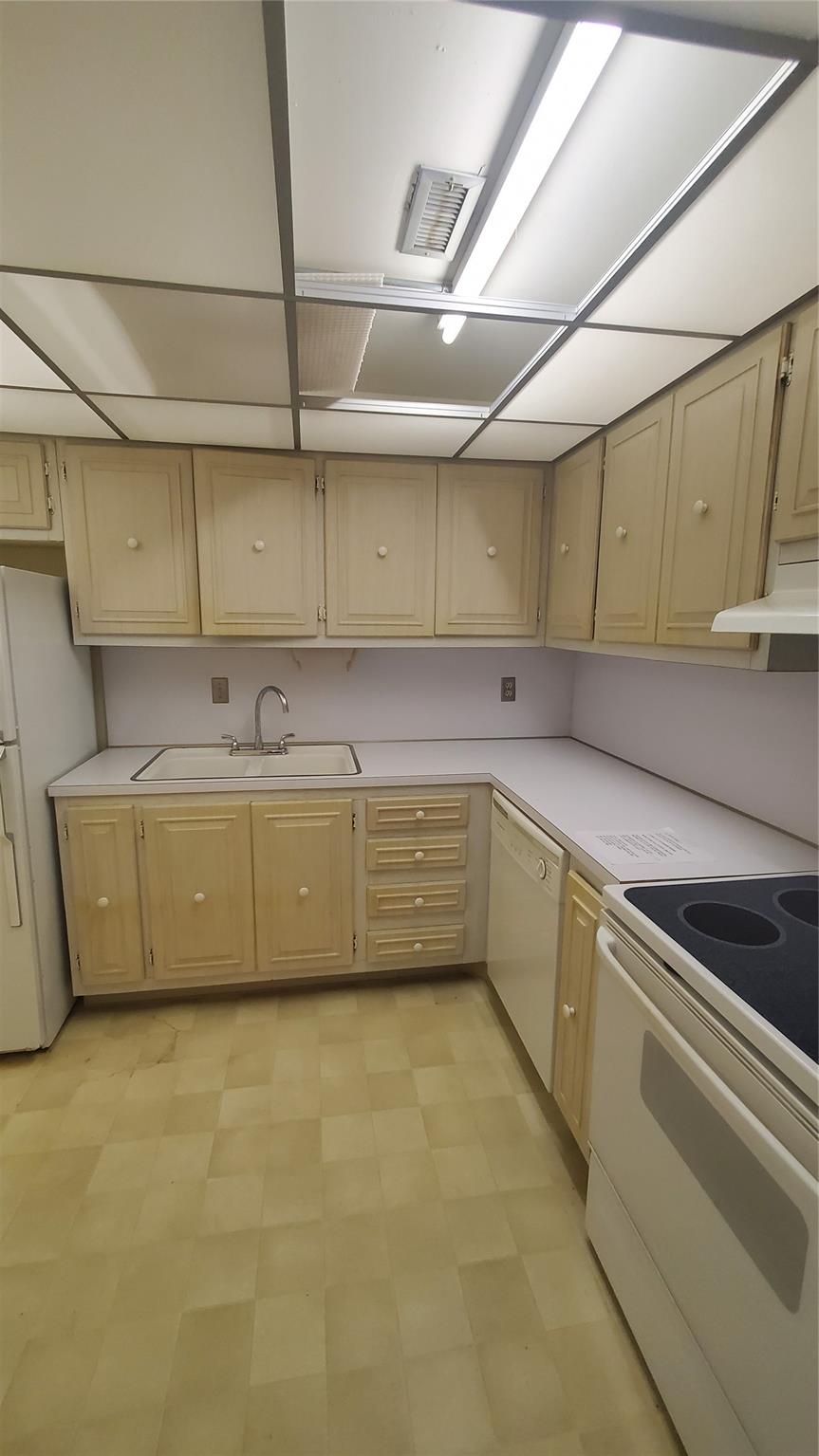 6293 Bay Clb Dr #2 Fort Lauderdale, FL 33308