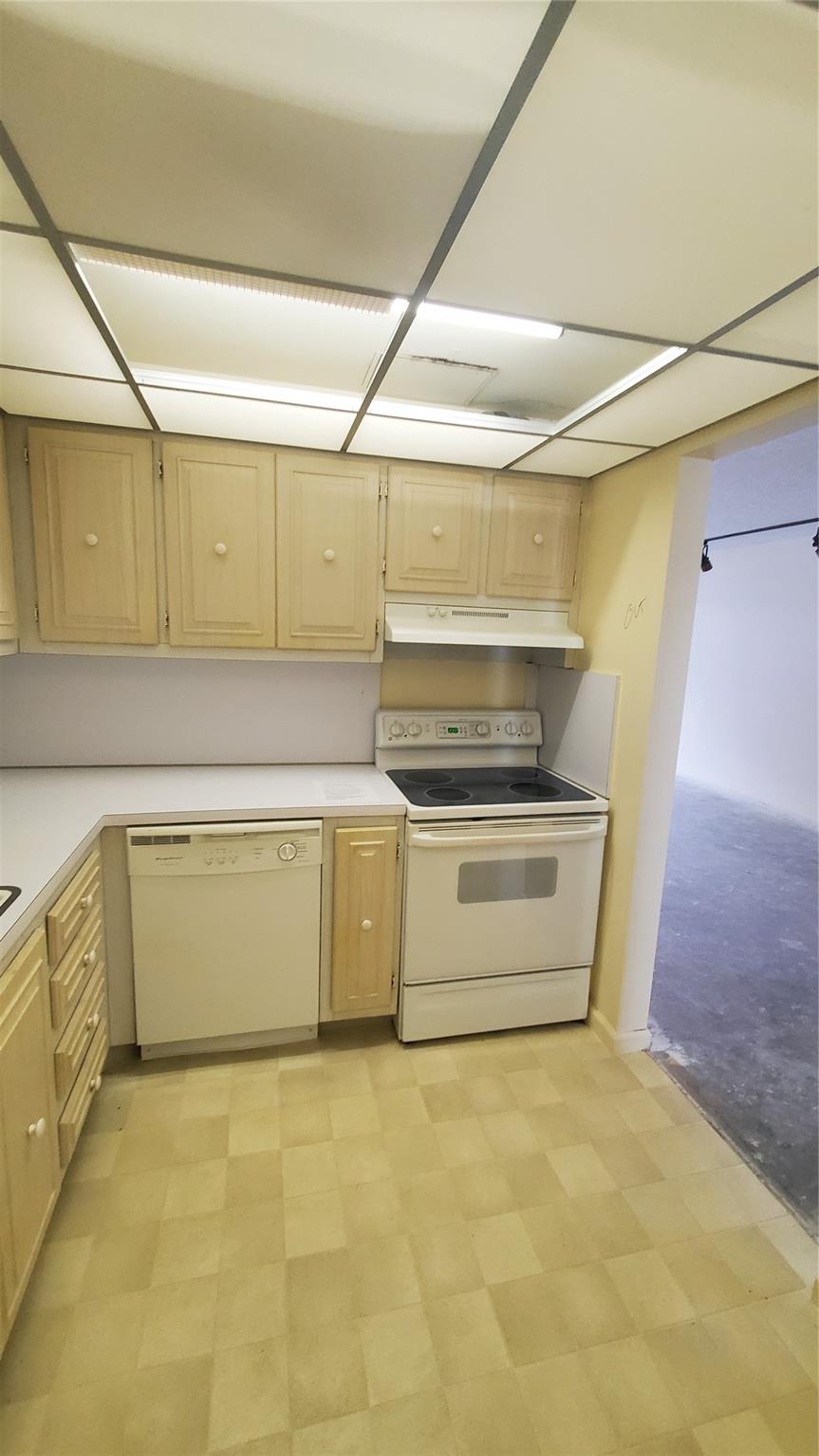 6293 Bay Clb Dr #2 Fort Lauderdale, FL 33308