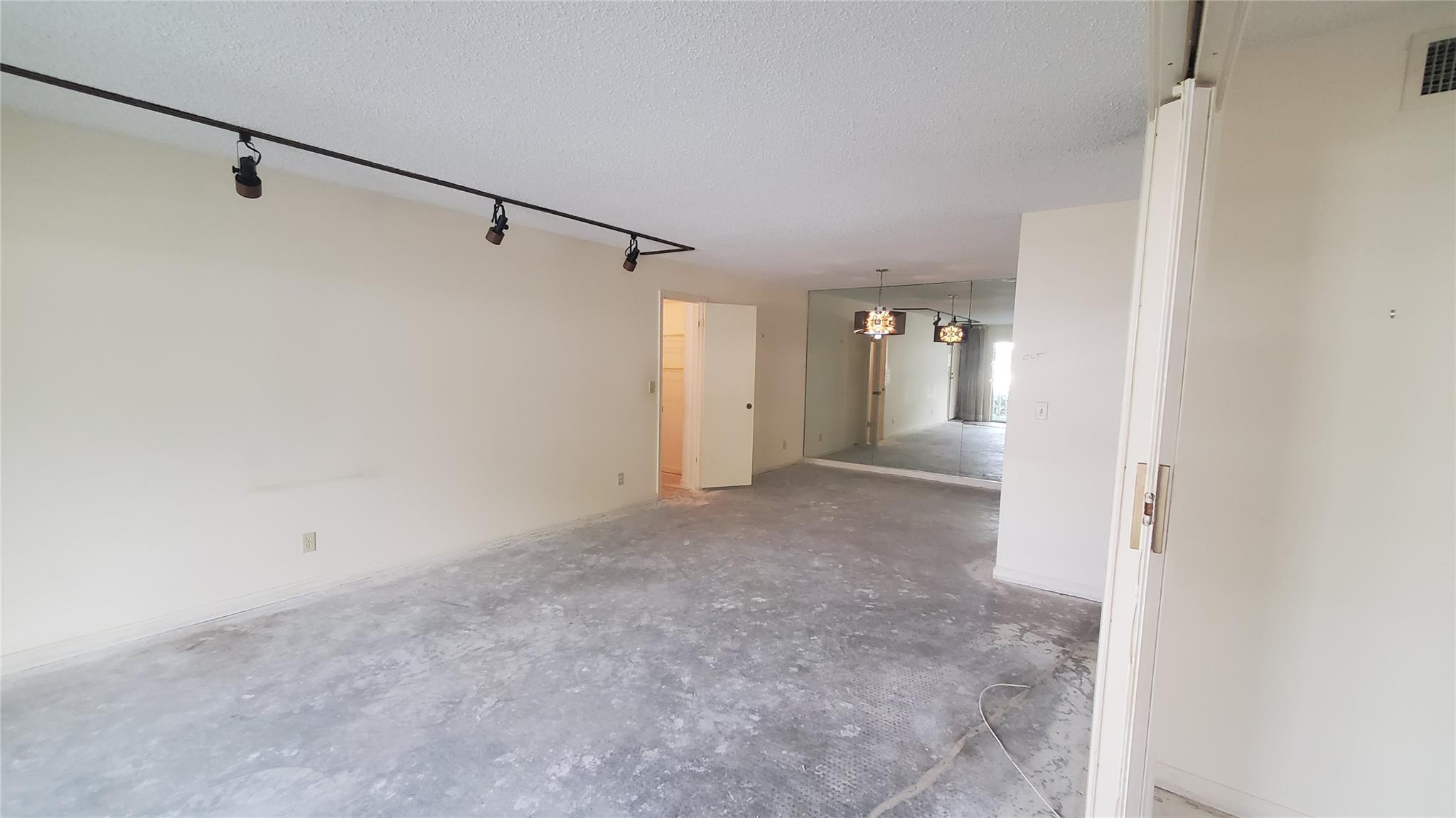 6293 Bay Clb Dr #2 Fort Lauderdale, FL 33308