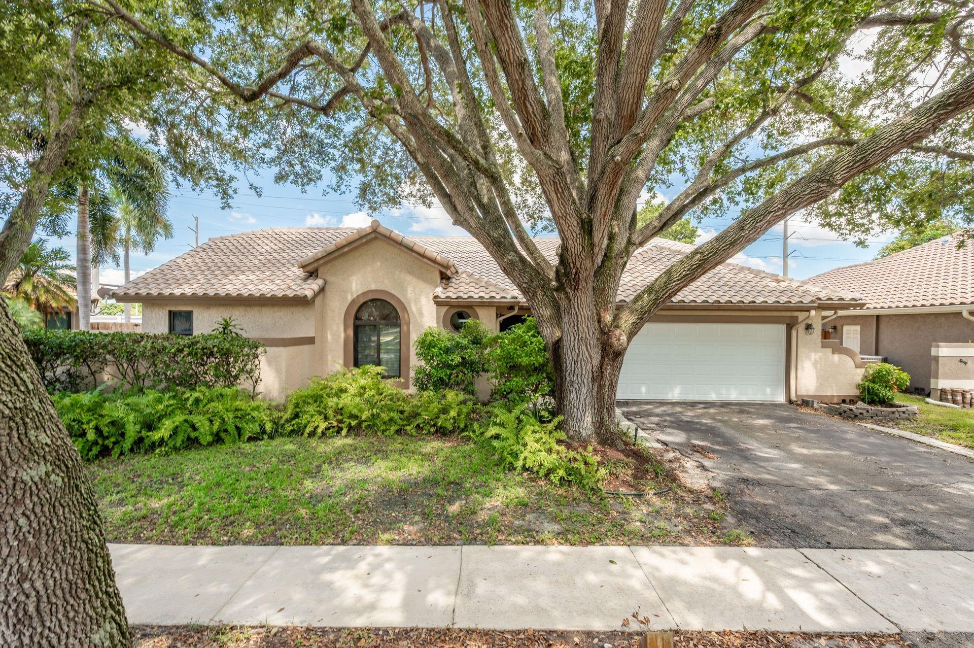 1821 NW 111th Ave