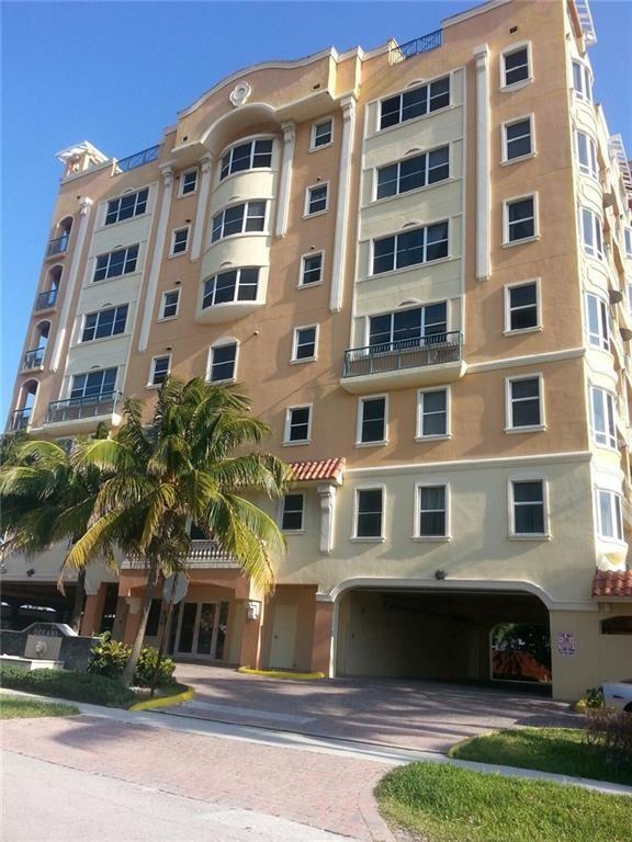 3236 NE 5th St #301
