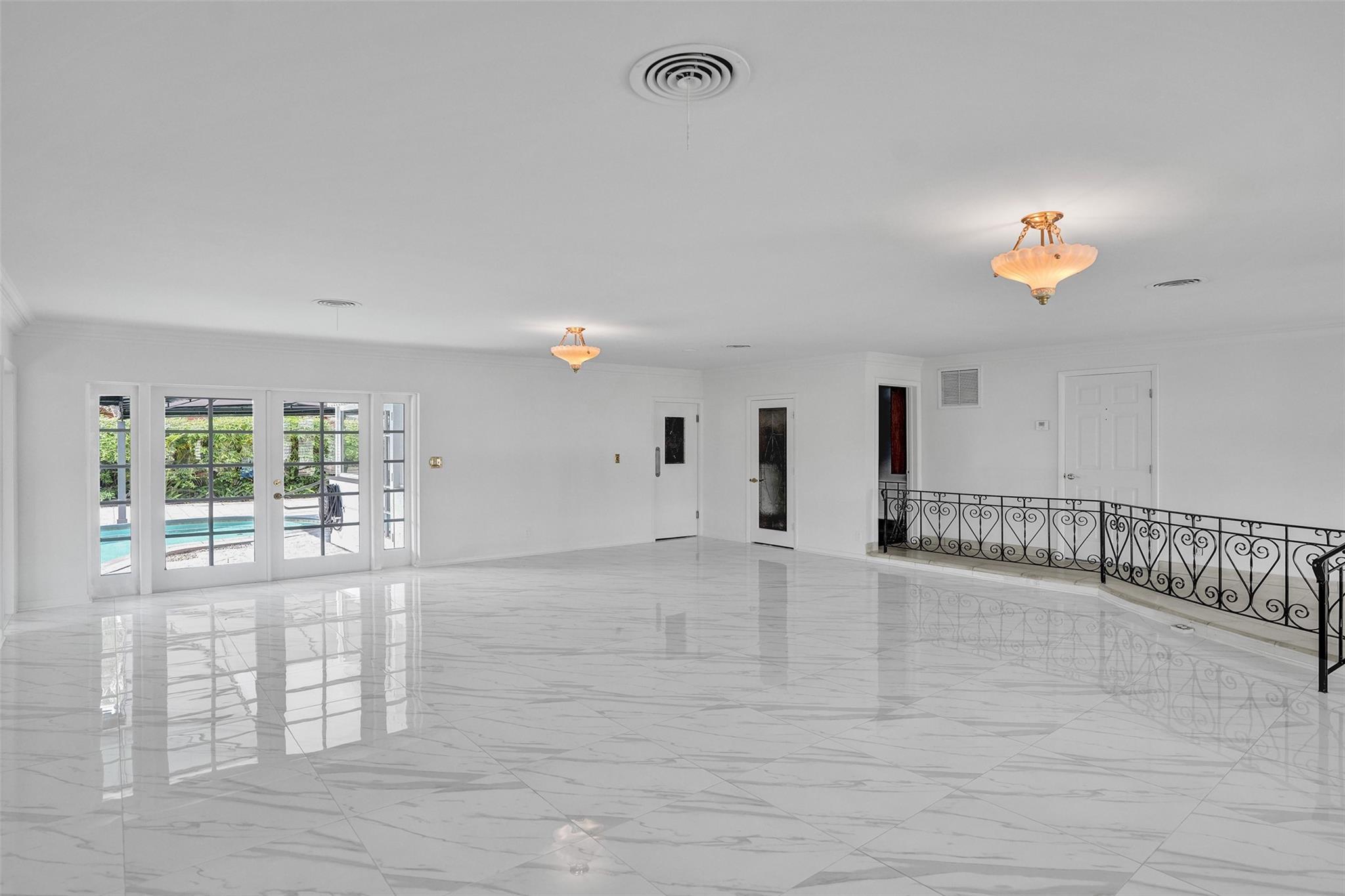 2210 NE 61st Ct Fort Lauderdale, FL 33308