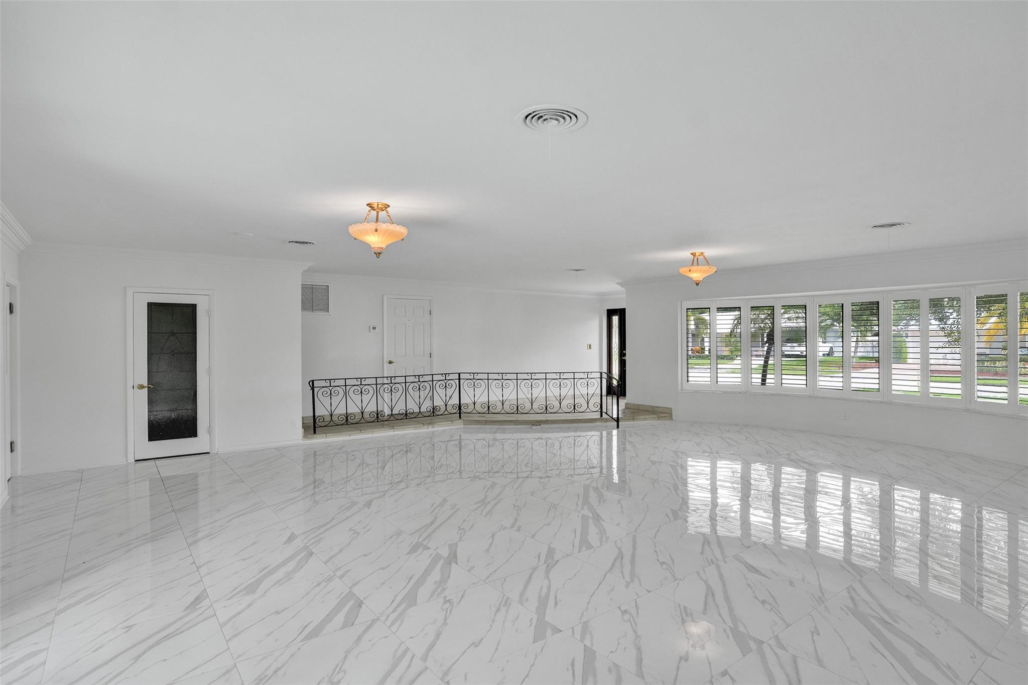 2210 NE 61st Ct Fort Lauderdale, FL 33308