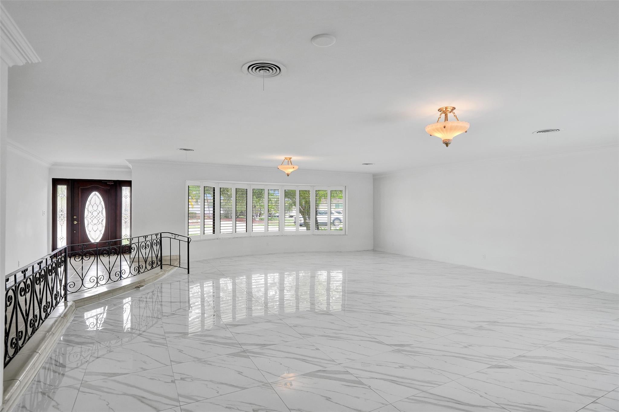 2210 NE 61st Ct Fort Lauderdale, FL 33308