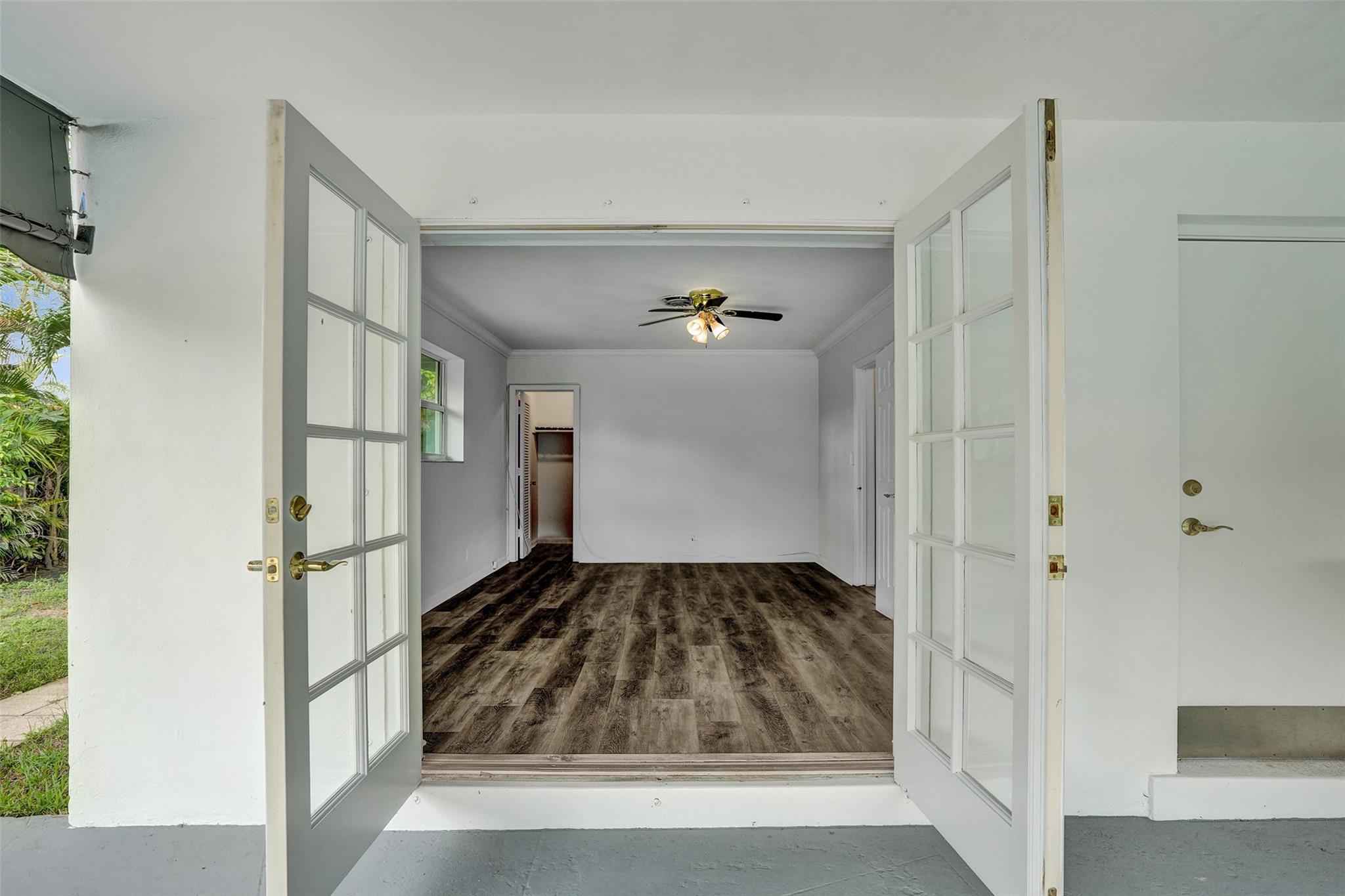 2210 NE 61st Ct Fort Lauderdale, FL 33308