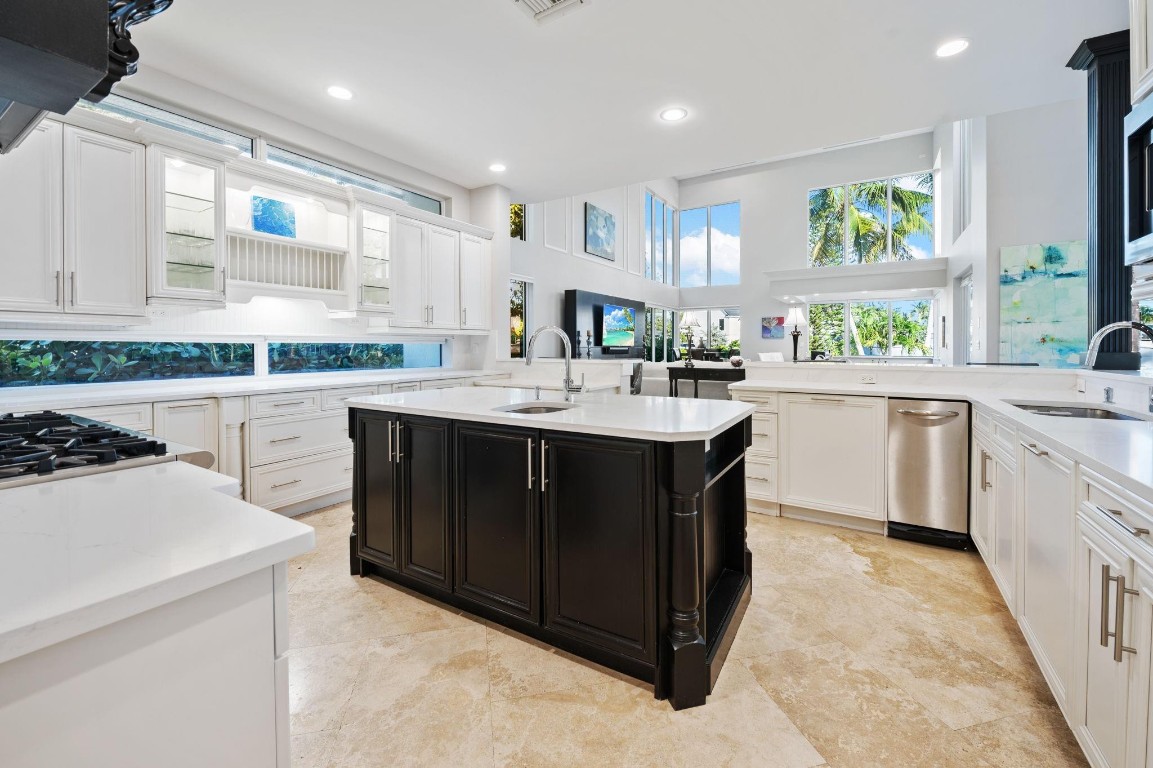 70 N Compass Fort Lauderdale, FL 33308