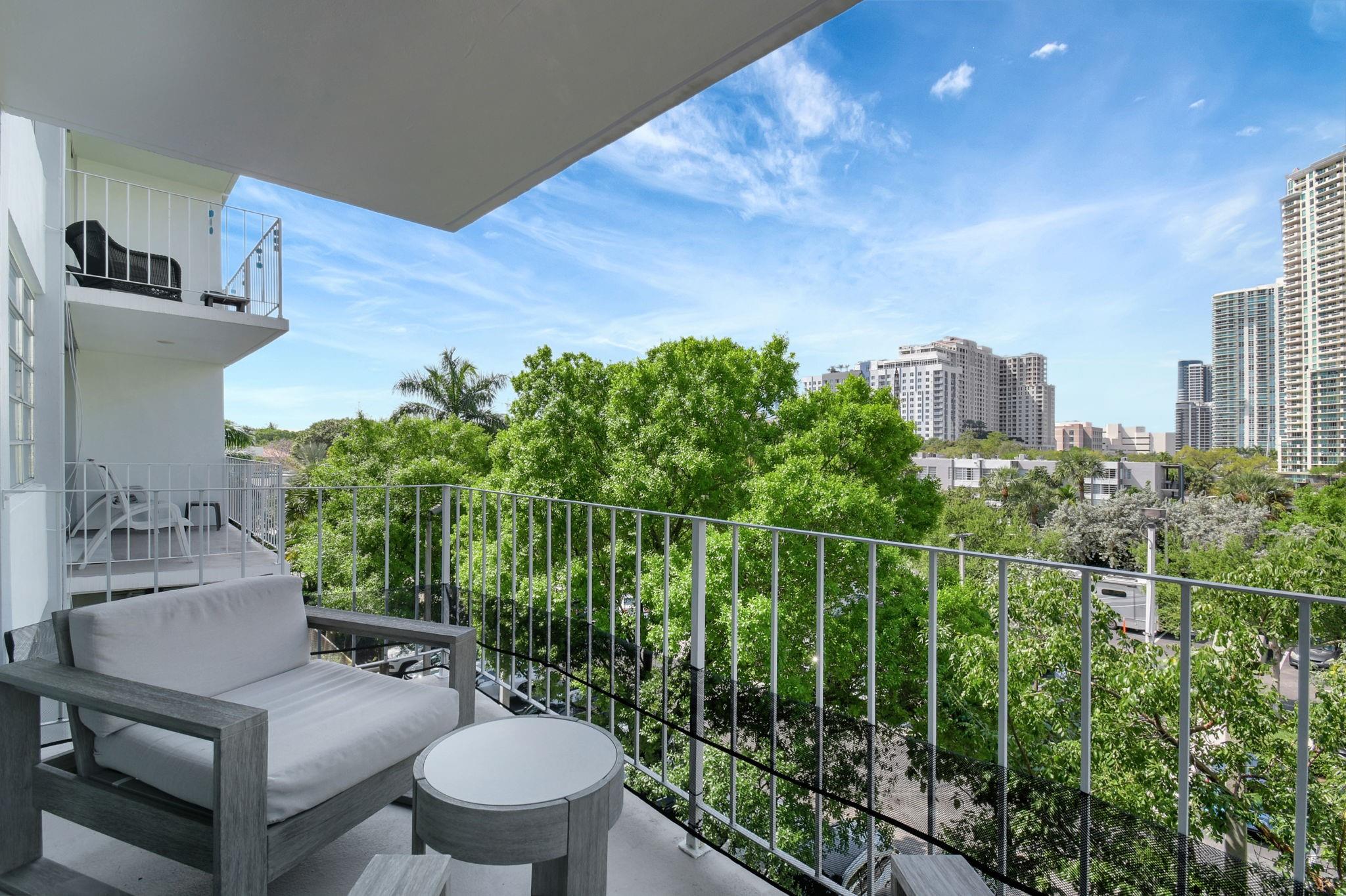 800 SE 4th St #302 Fort Lauderdale, FL 33301