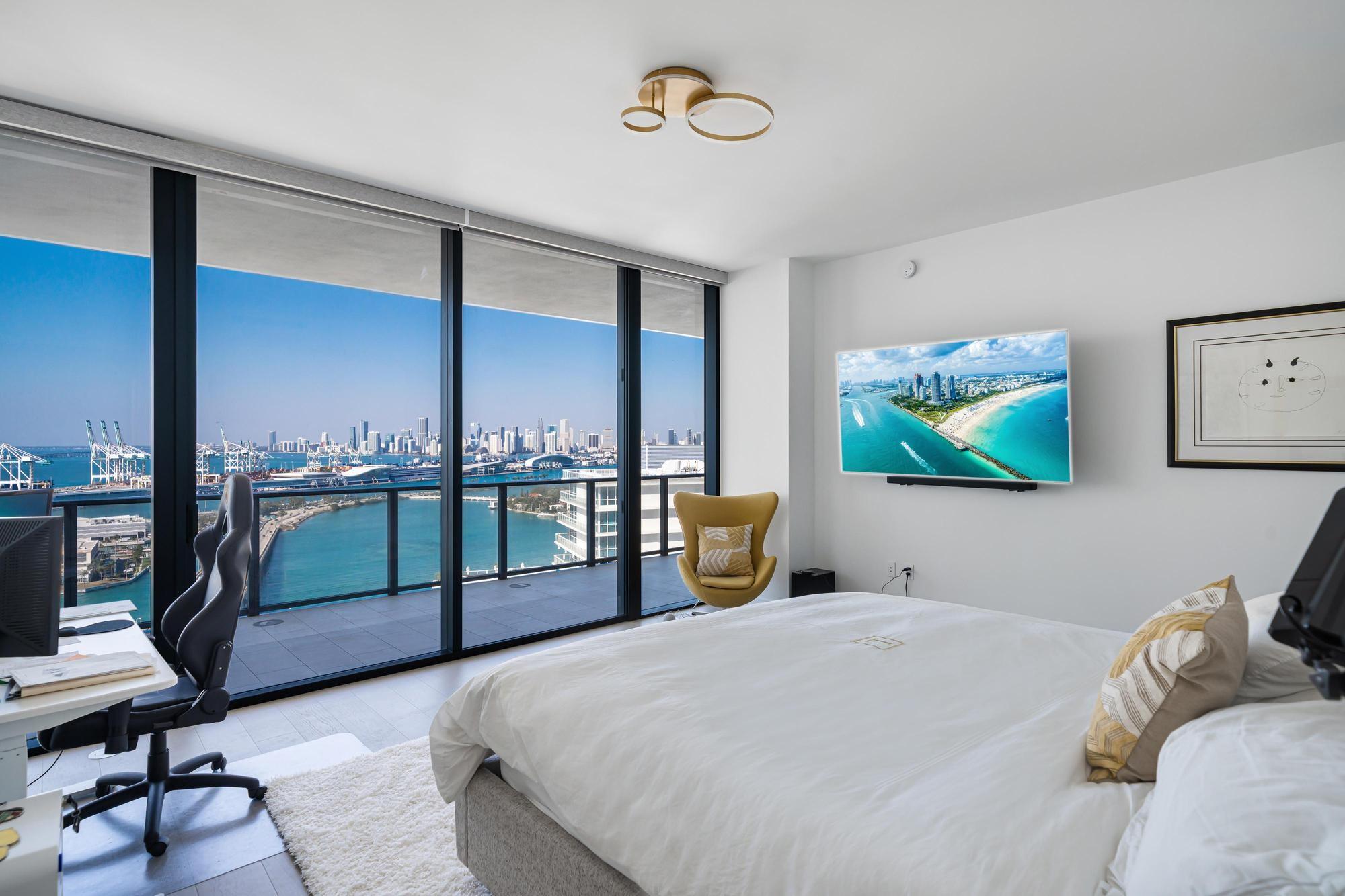 Undisclosed Address Miami Beach, FL 33139