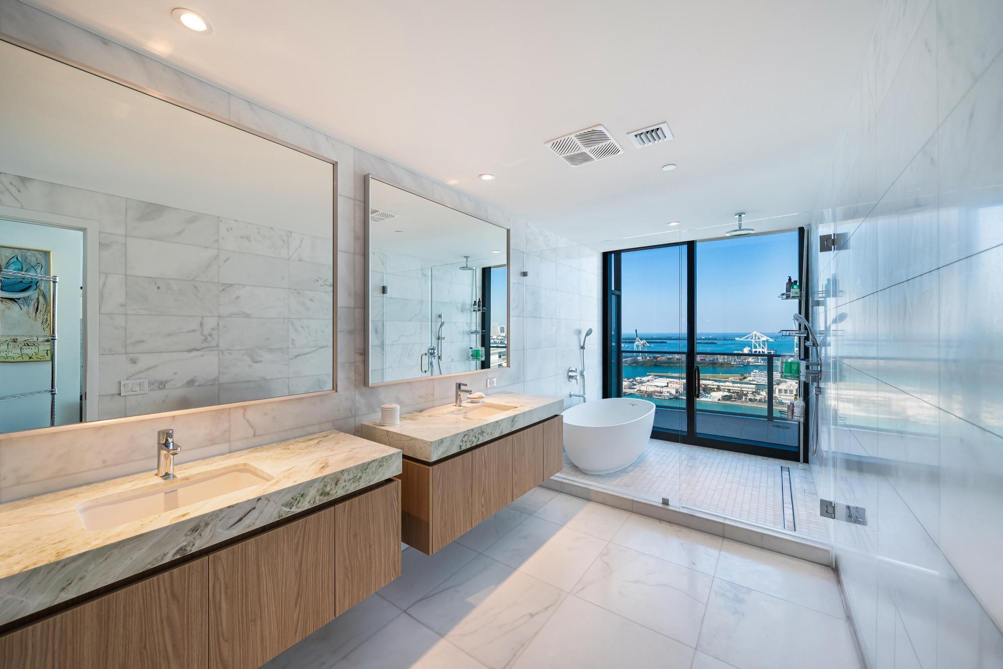 Undisclosed Address Miami Beach, FL 33139