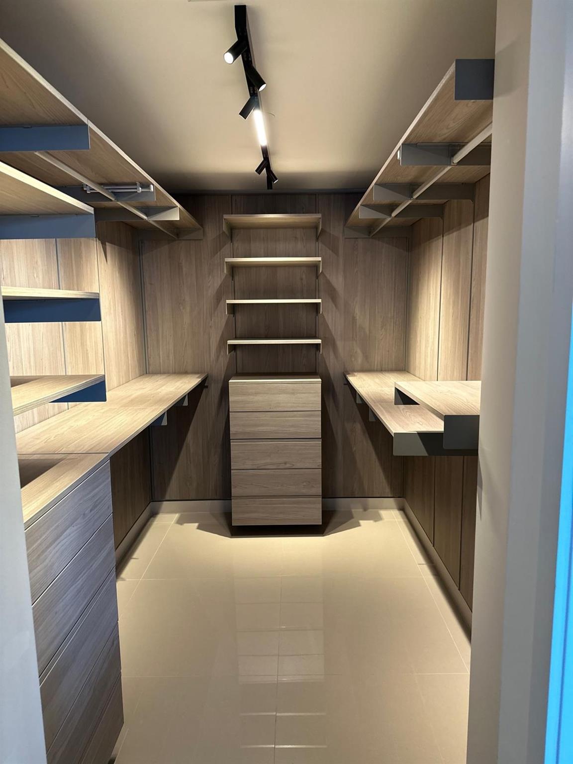 488 NE 18th St #2010 Miami, FL 33132