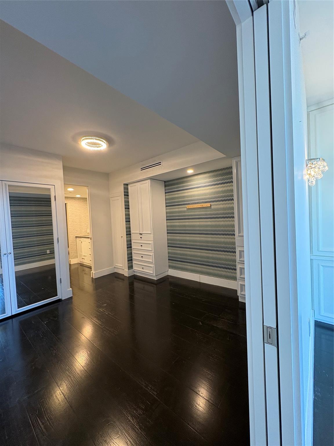 10 Venetian Way #502 Miami Beach, FL 33139