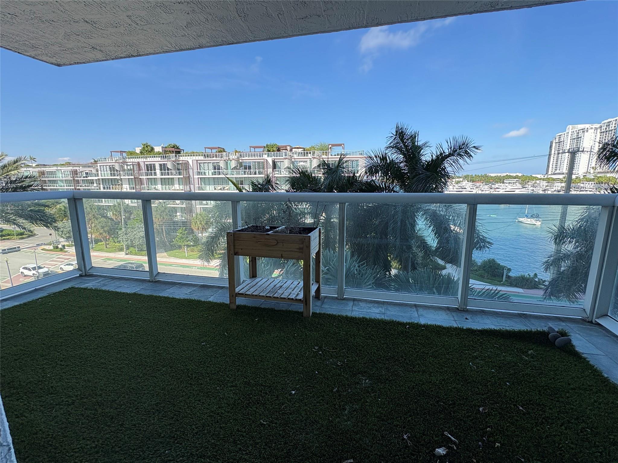 10 Venetian Way #502 Miami Beach, FL 33139