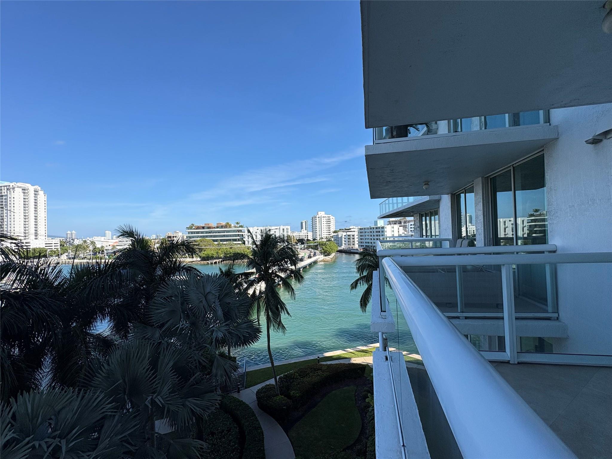 10 Venetian Way #502 Miami Beach, FL 33139