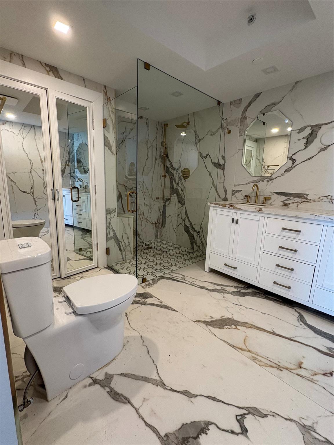 10 Venetian Way #502 Miami Beach, FL 33139