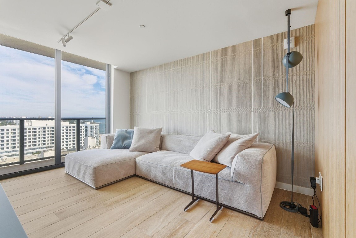 1116 N Ocean #1506 Pompano Beach, FL 33062