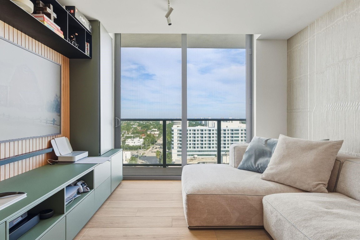 1116 N Ocean #1506 Pompano Beach, FL 33062