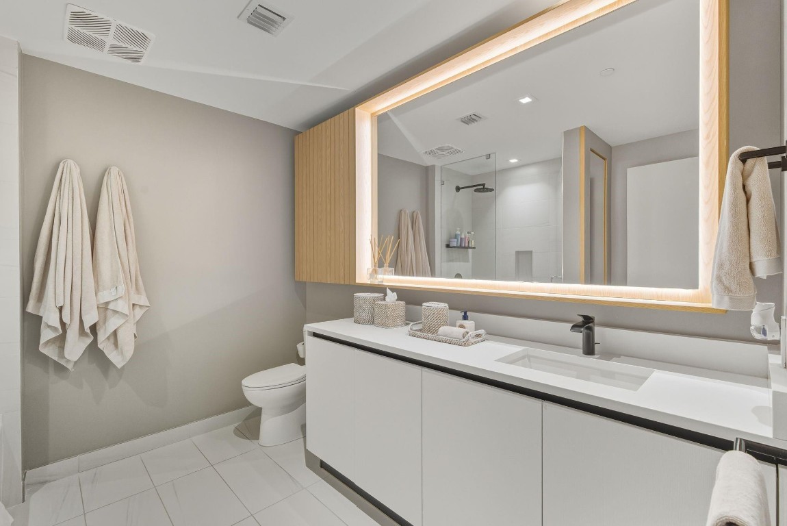 1116 N Ocean #1506 Pompano Beach, FL 33062