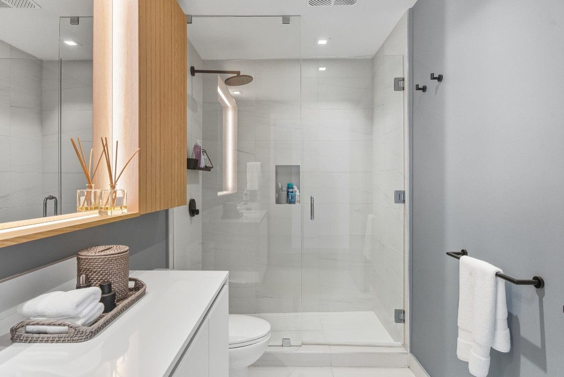 1116 N Ocean #1506 Pompano Beach, FL 33062