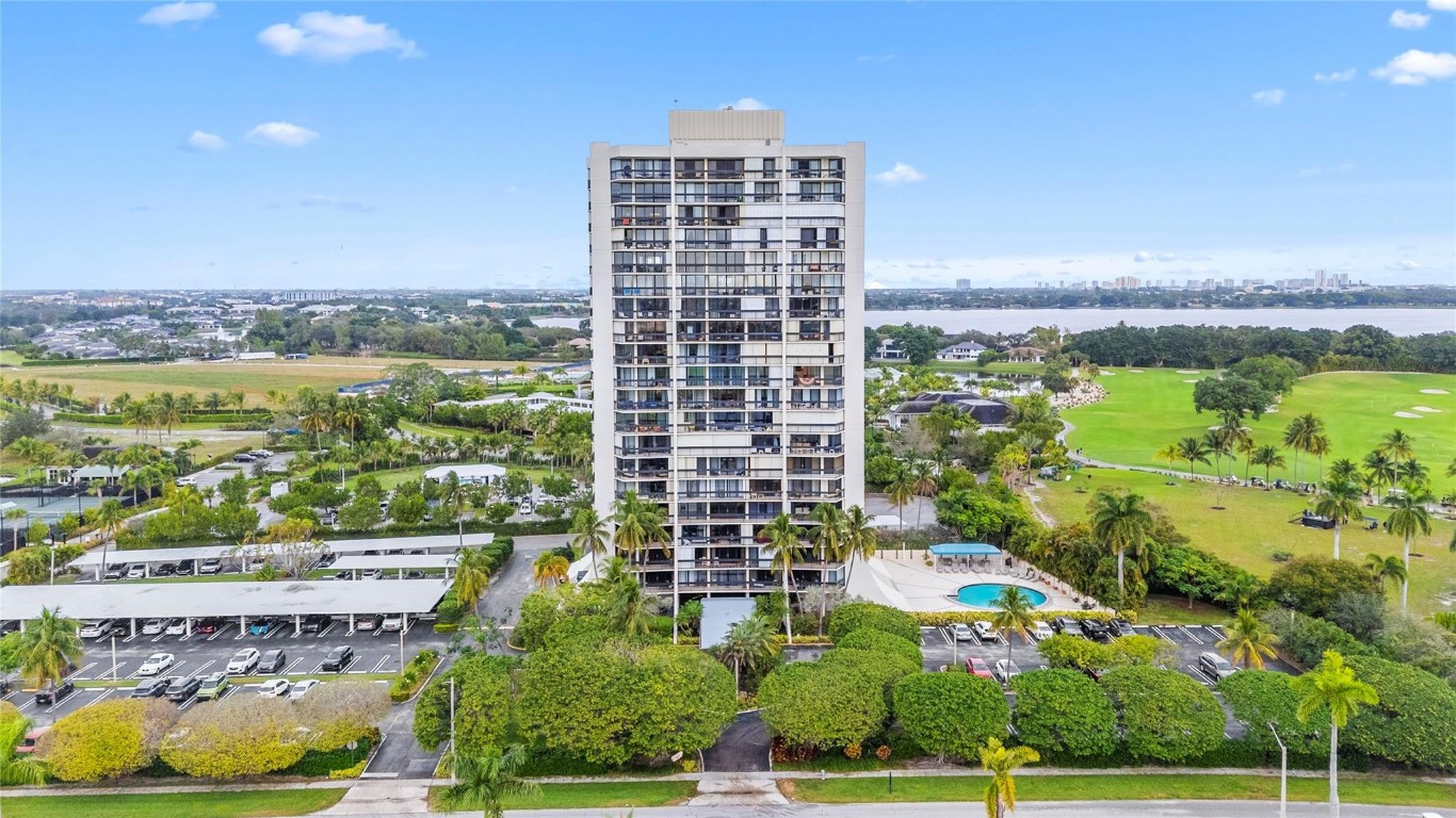 2400 Presidential #1502