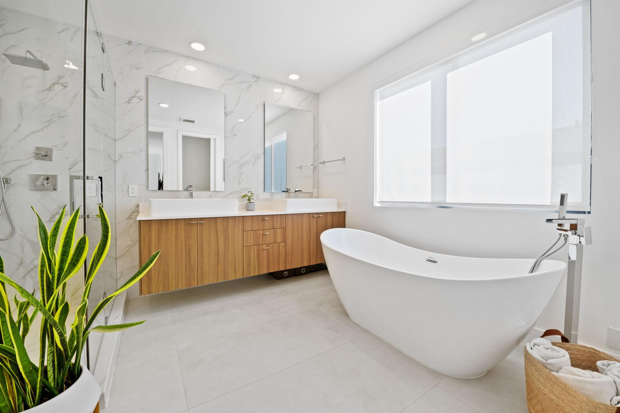 907 NE 16th Fort Lauderdale, FL 33304