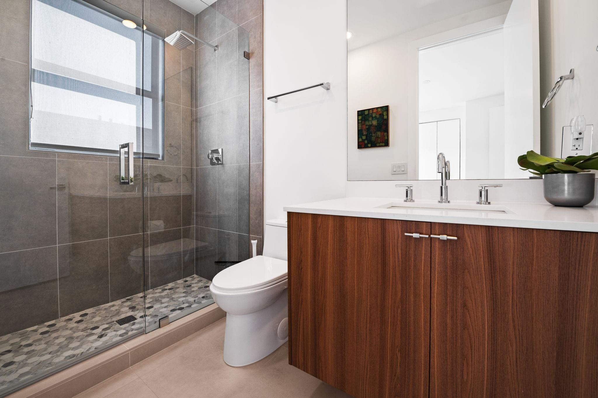 907 NE 16th Fort Lauderdale, FL 33304