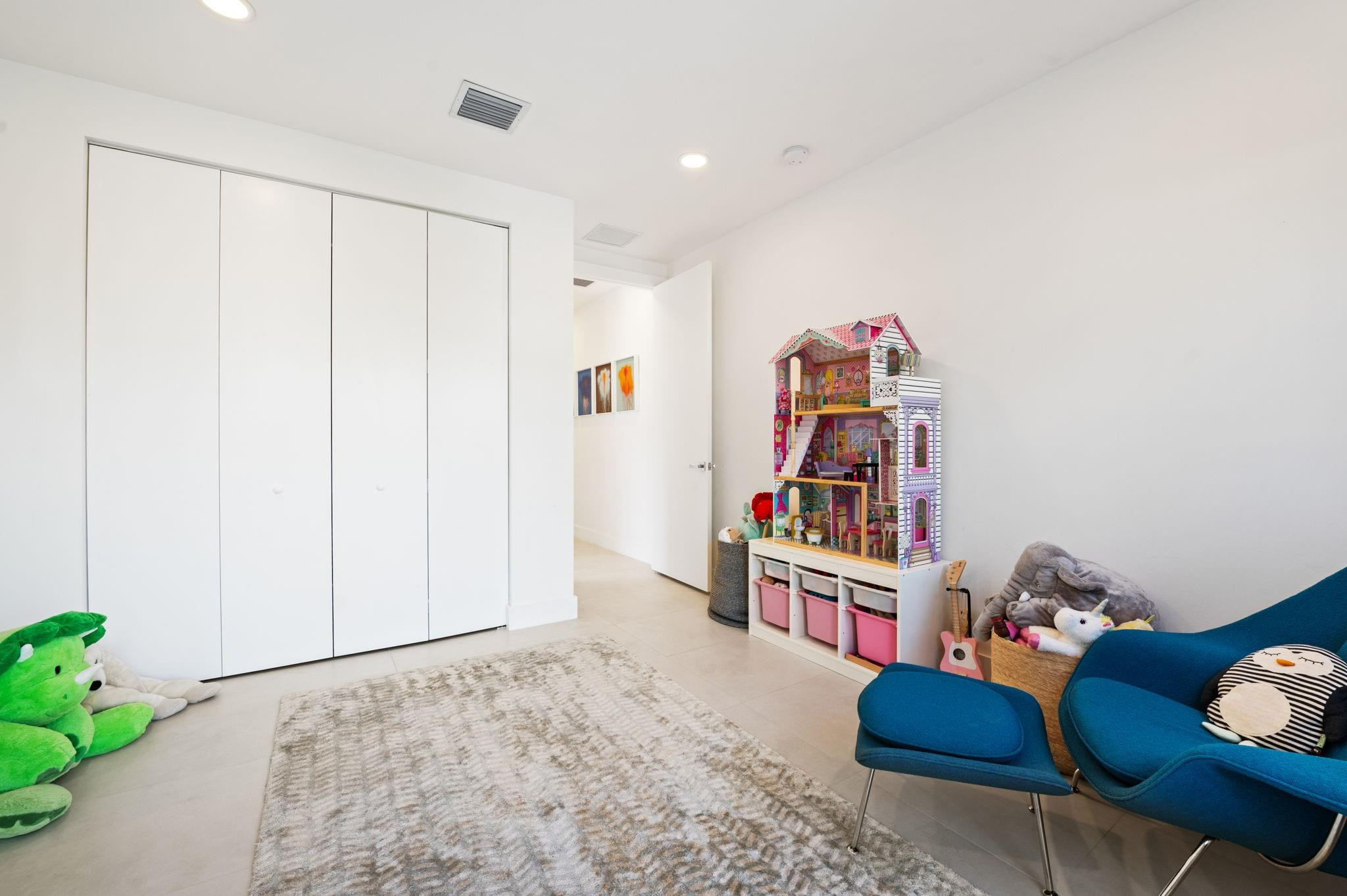 907 NE 16th Fort Lauderdale, FL 33304