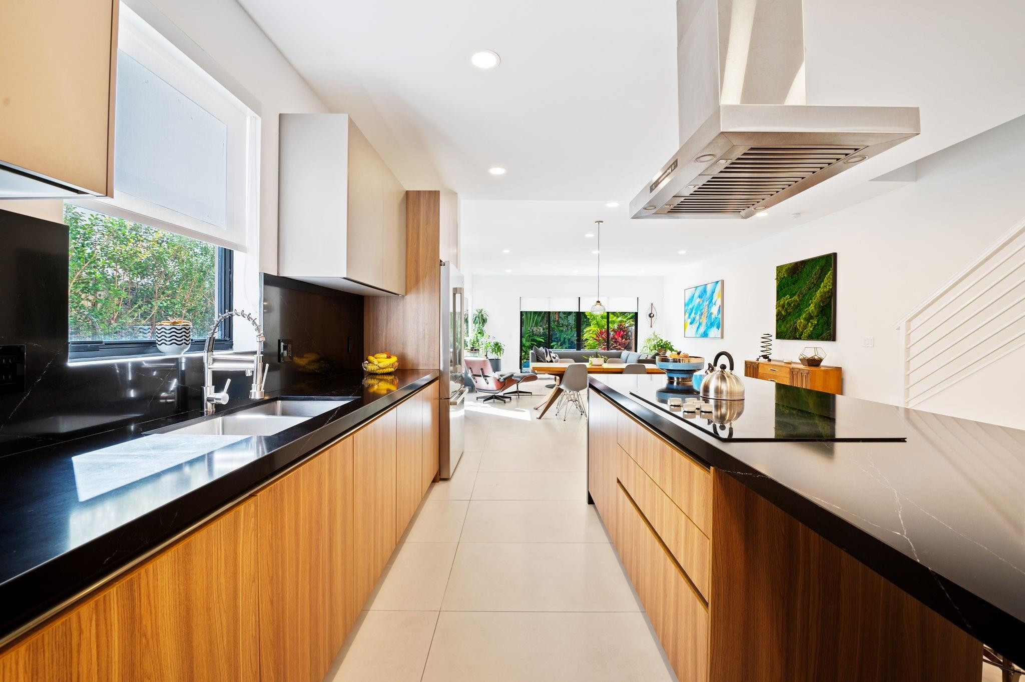 907 NE 16th Fort Lauderdale, FL 33304