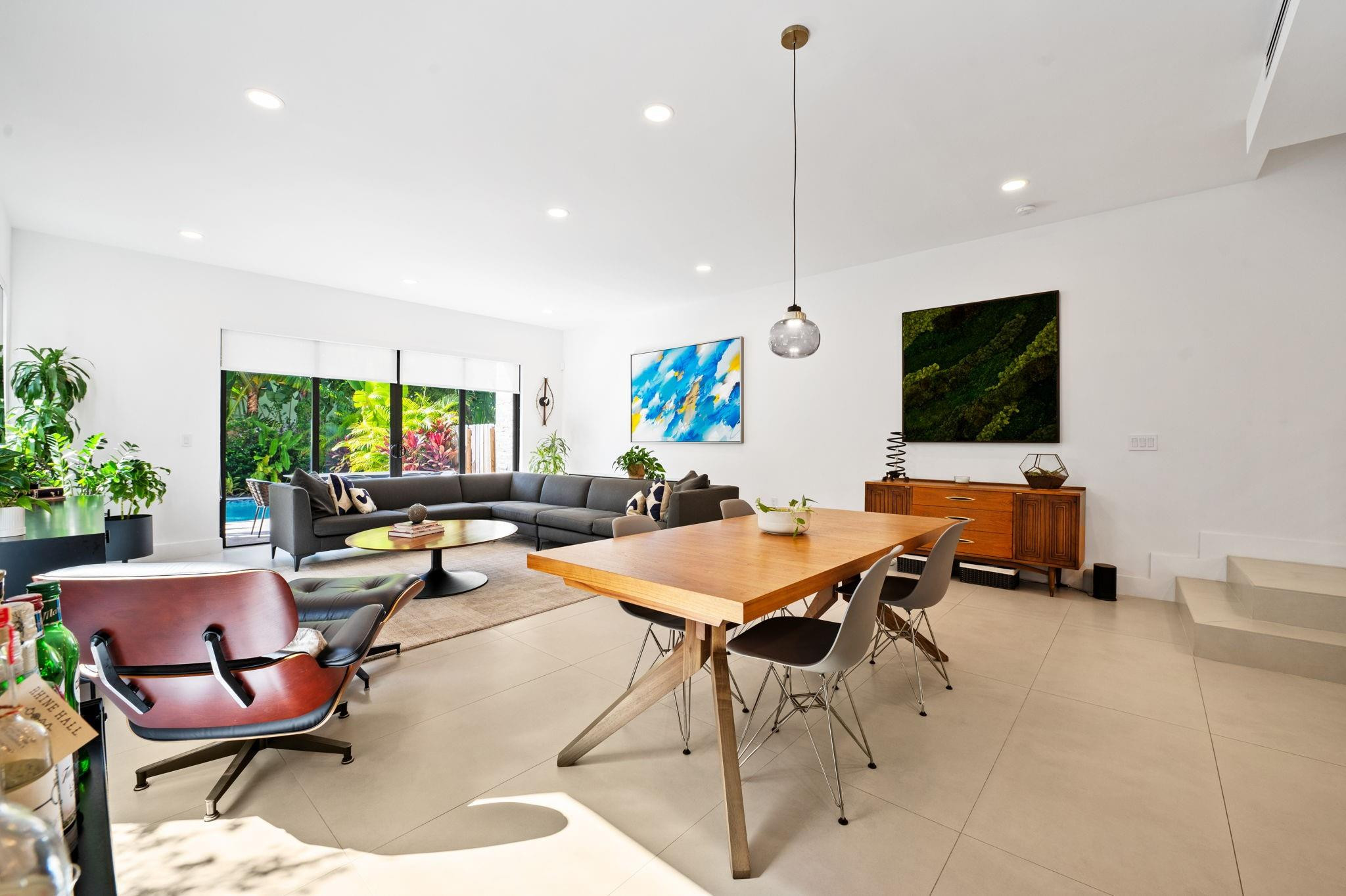 907 NE 16th Fort Lauderdale, FL 33304