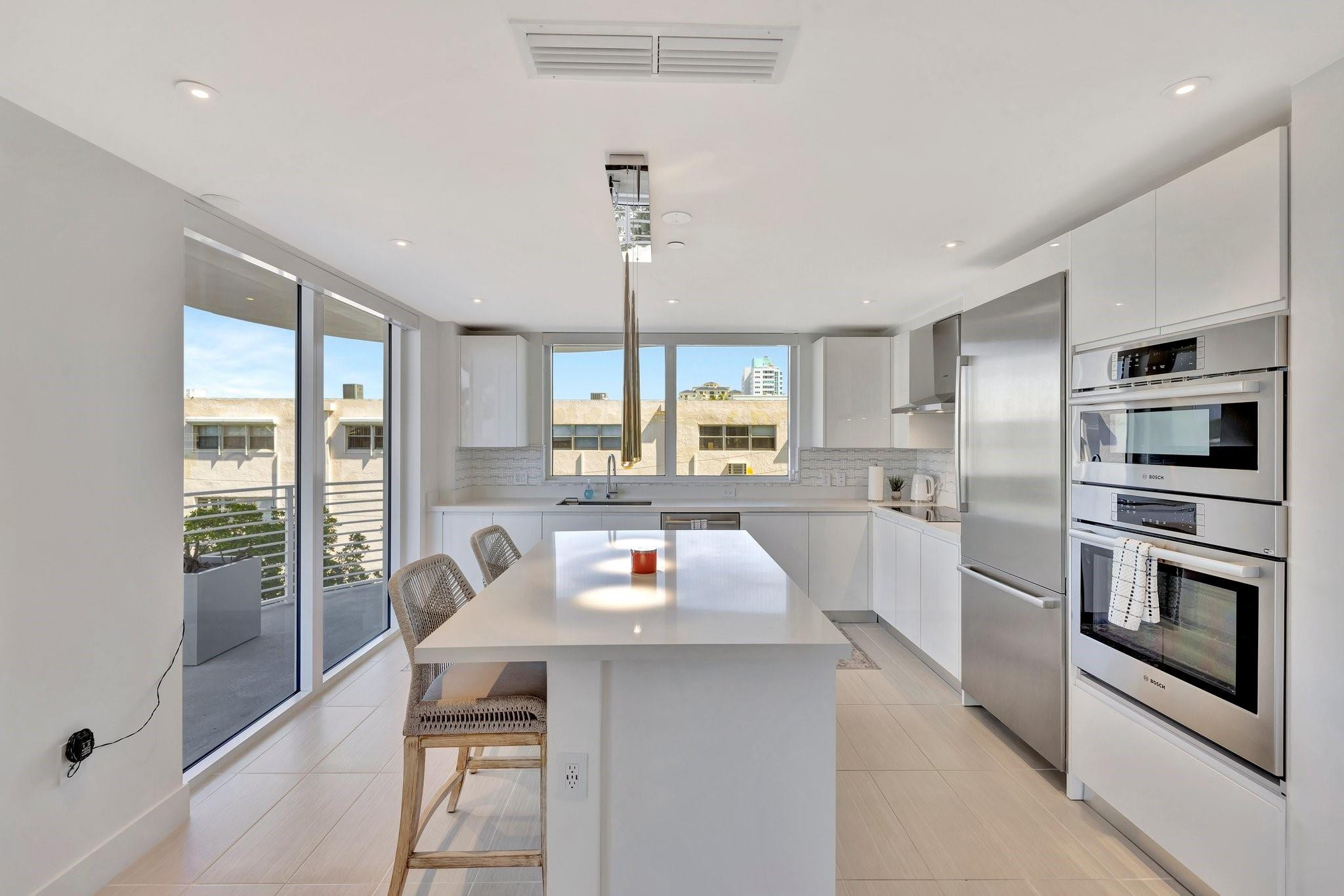 612 Bayshore #301 Fort Lauderdale, FL 33304