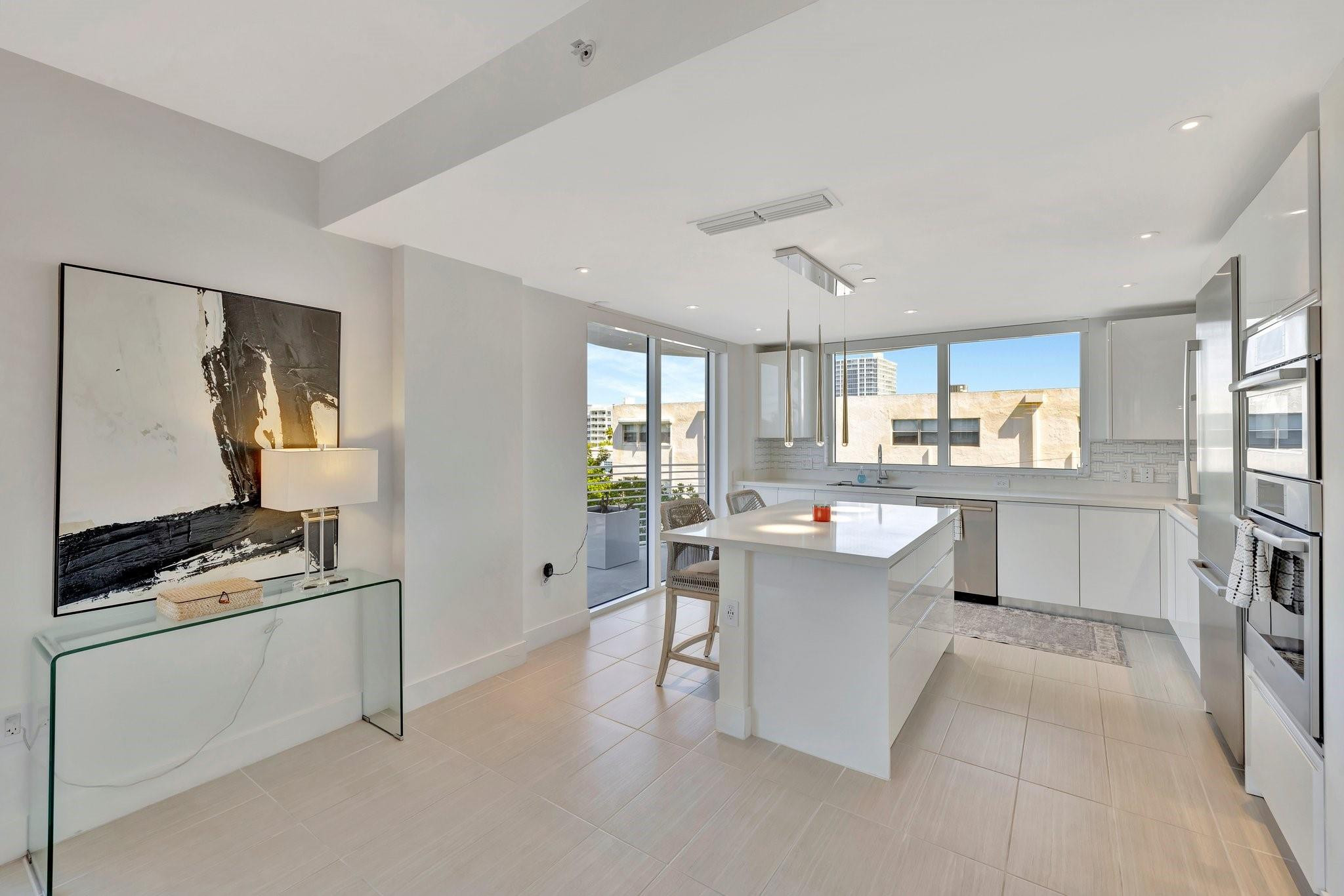 612 Bayshore #301 Fort Lauderdale, FL 33304