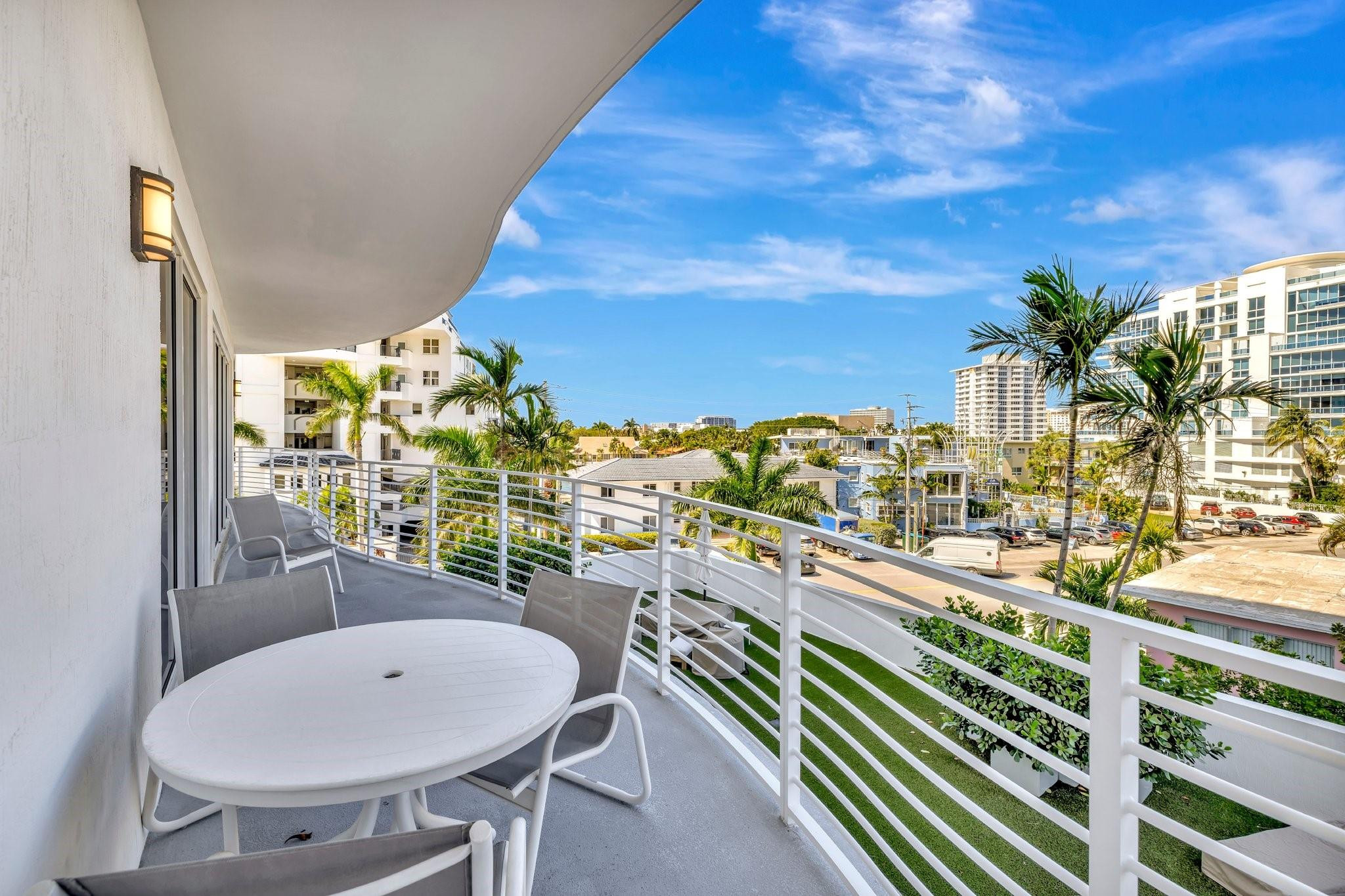 612 Bayshore #301 Fort Lauderdale, FL 33304