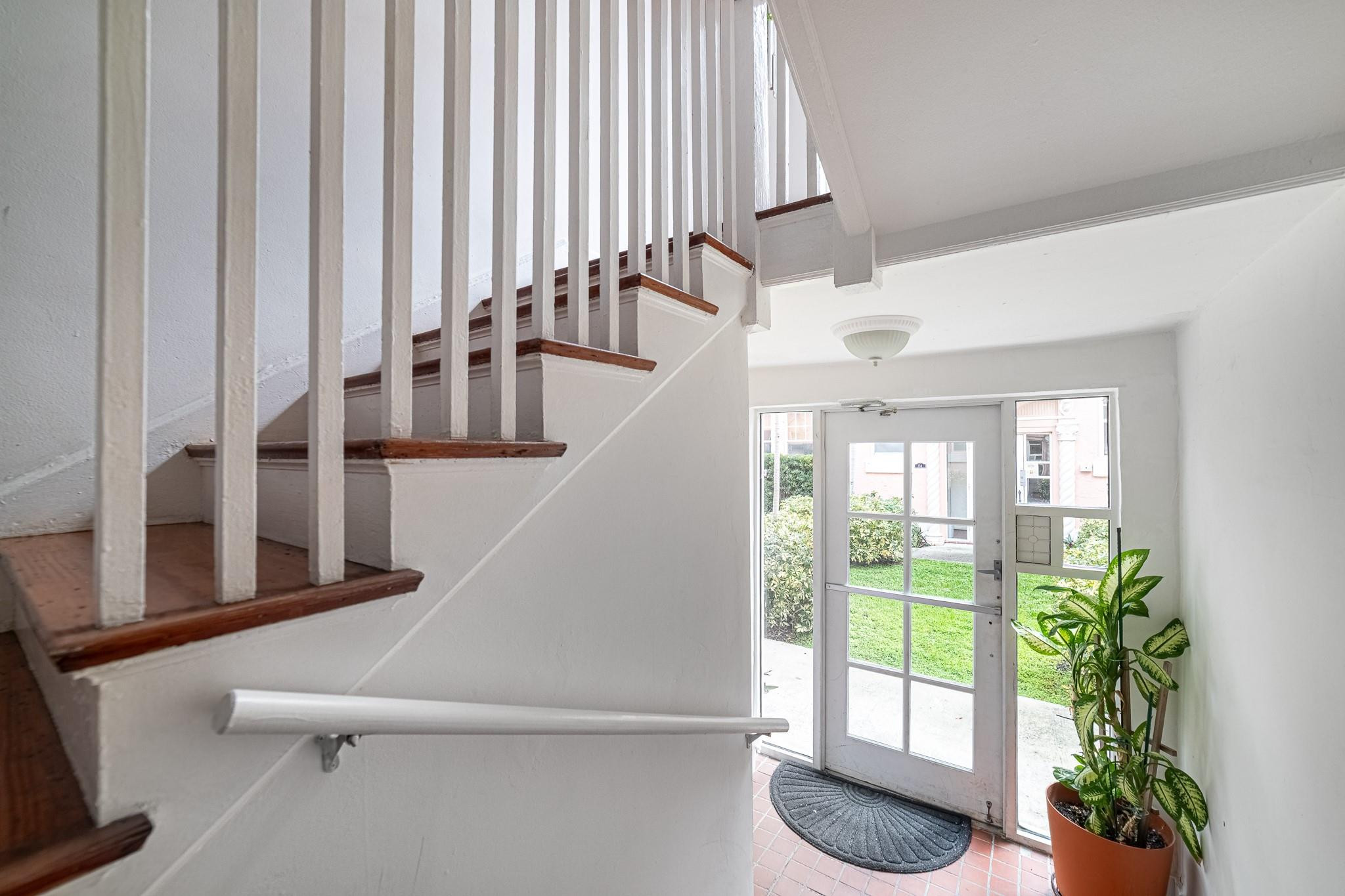 758 Meridian #8 Miami Beach, FL 33139