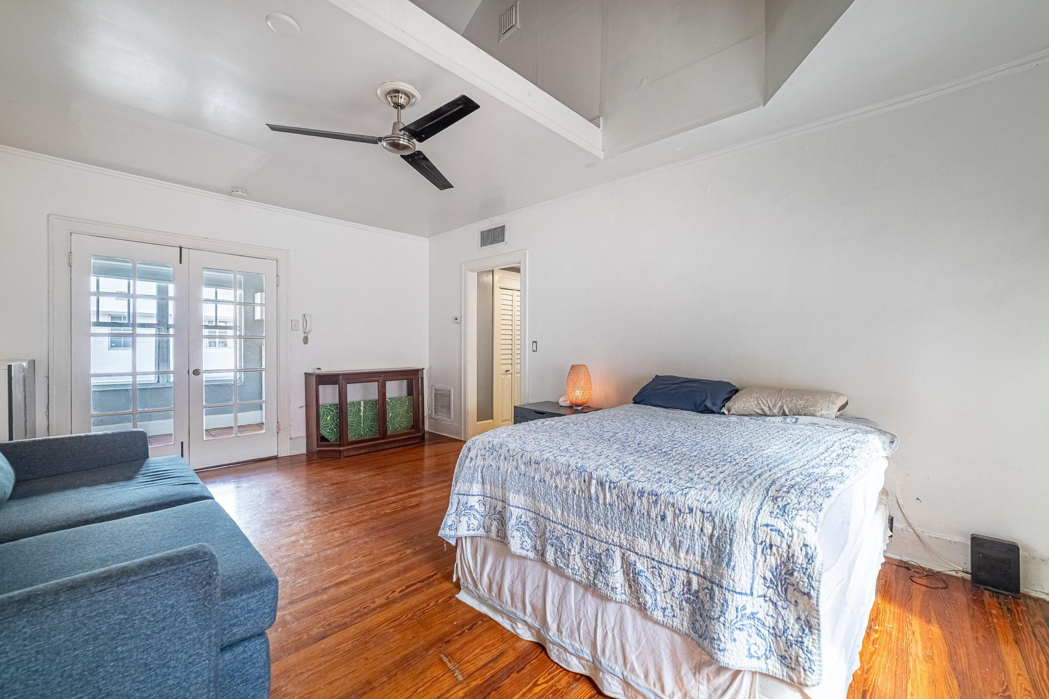 758 Meridian #8 Miami Beach, FL 33139