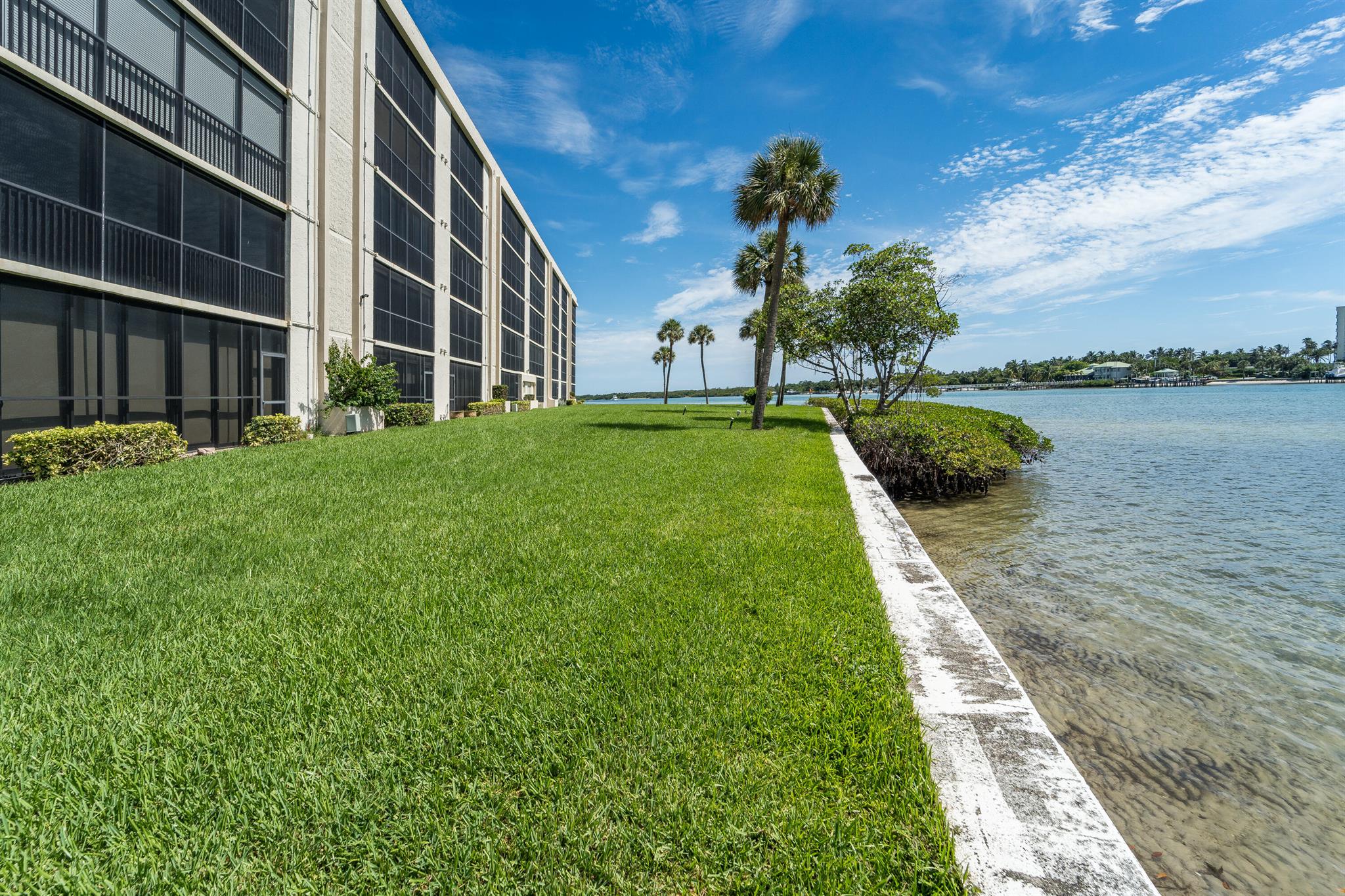 100 Intracoastal Pl #205 Jupiter, FL 33469