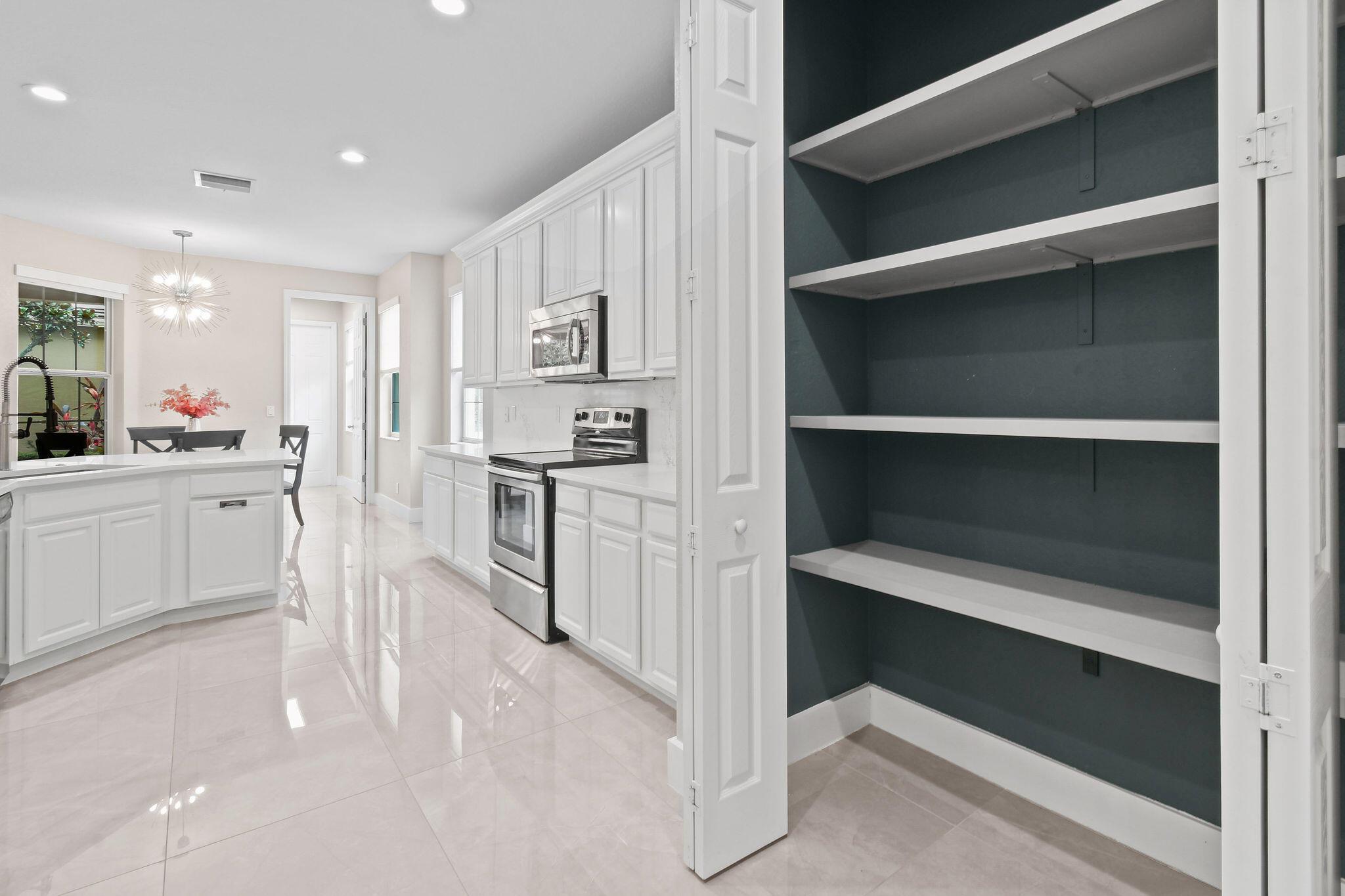 111 Tullamore Ave Jupiter, FL 33458