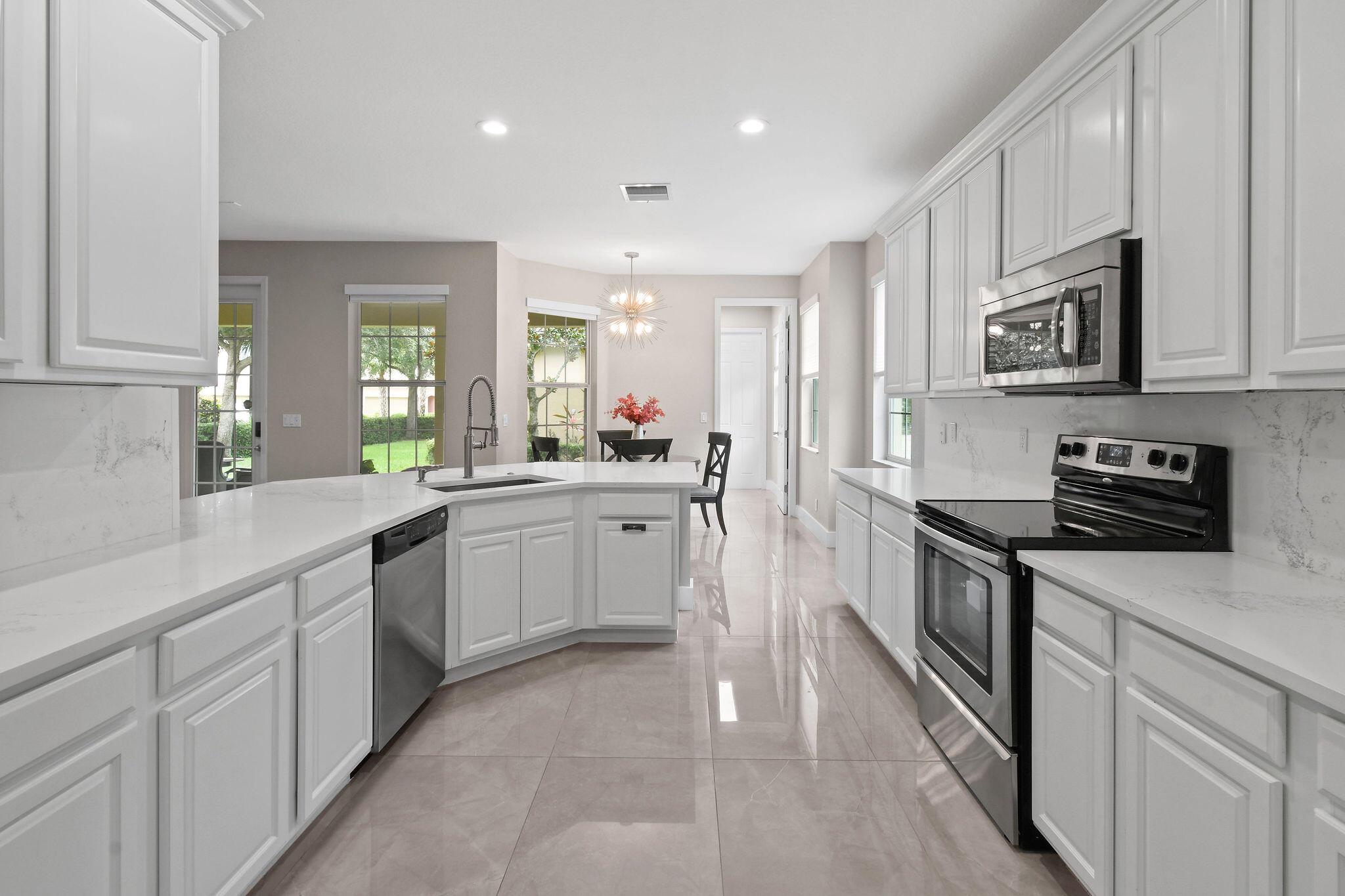 111 Tullamore Ave Jupiter, FL 33458