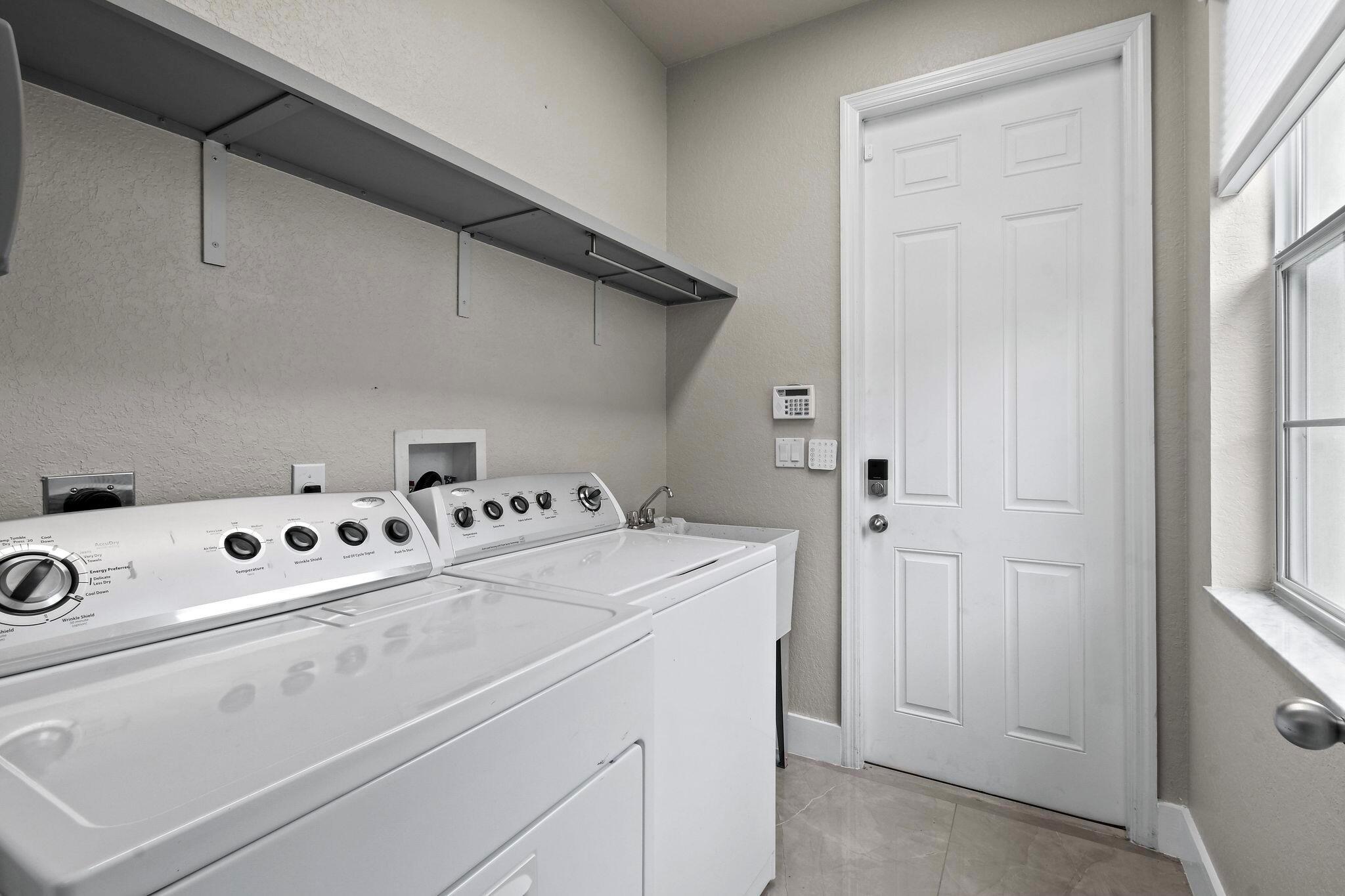 111 Tullamore Ave Jupiter, FL 33458